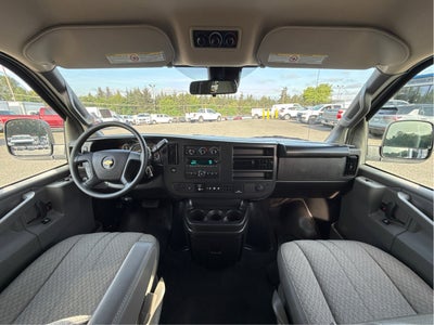 2025 Chevrolet Express Passenger 1LT