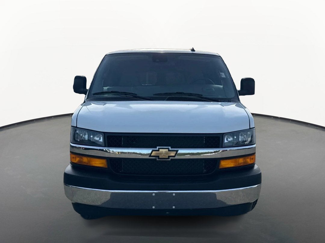 2025 Chevrolet Express Passenger 1LT