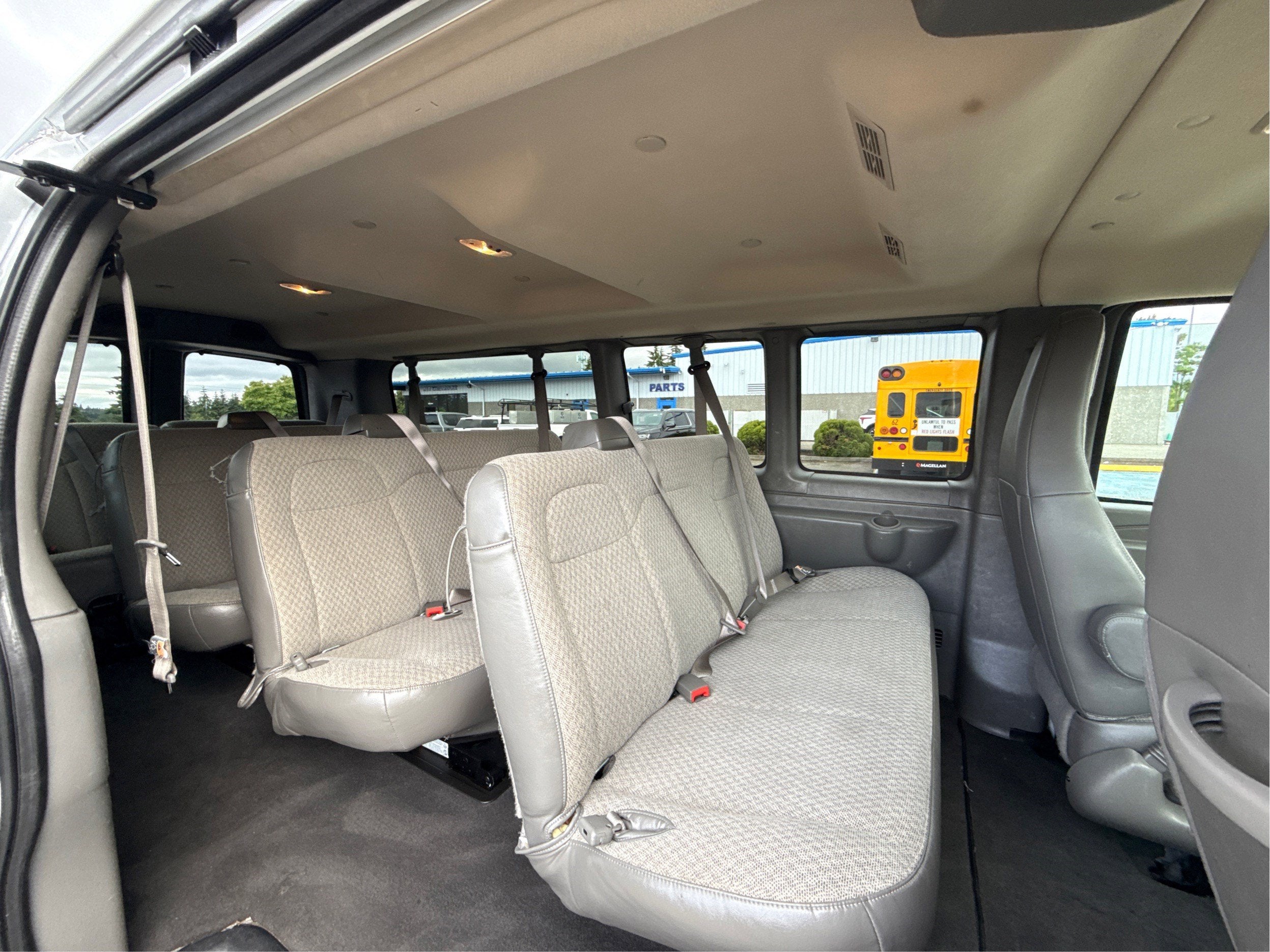 2025 Chevrolet Express Passenger 1LT