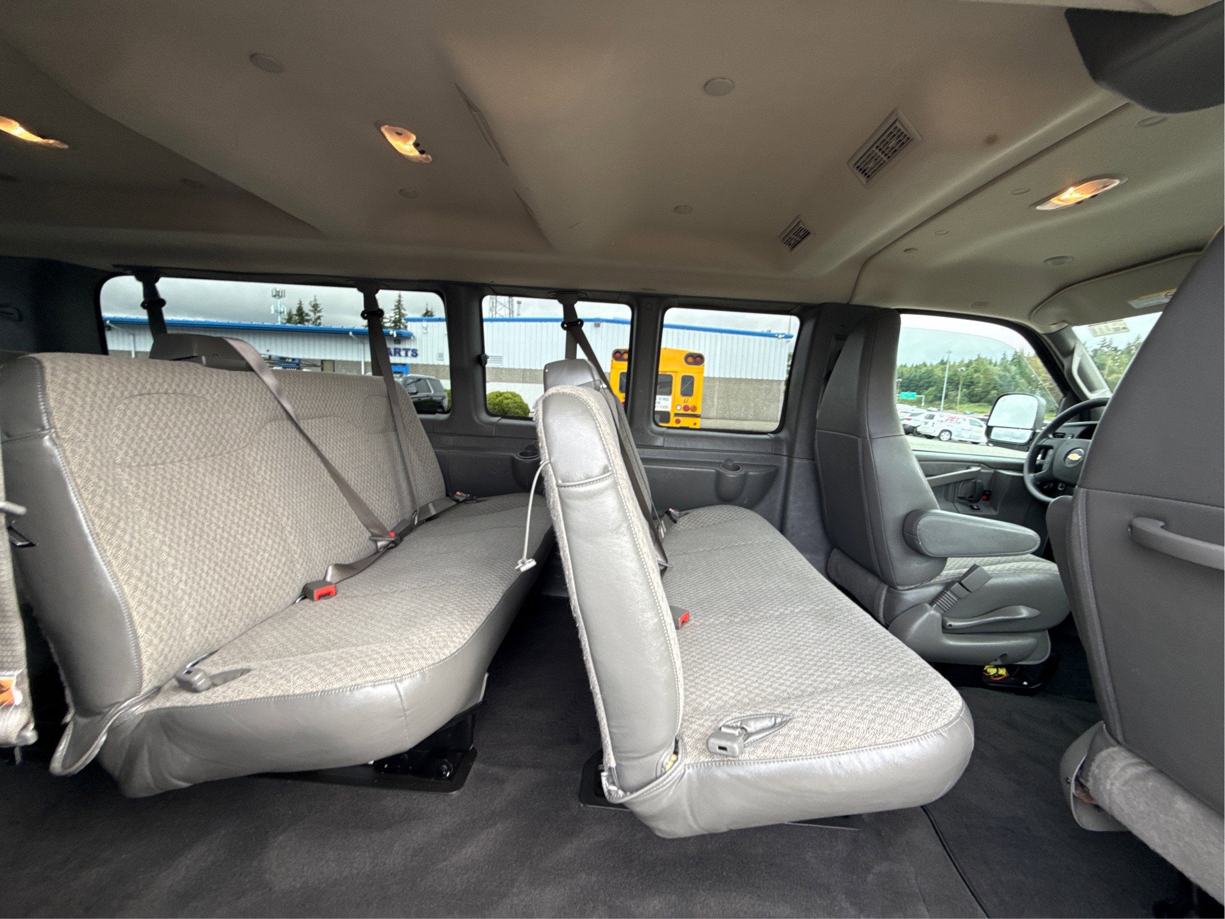 2025 Chevrolet Express Passenger 1LT
