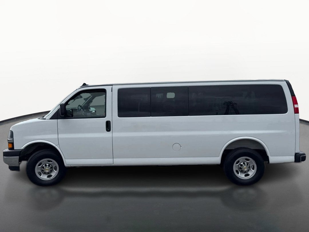 2025 Chevrolet Express Passenger 1LT