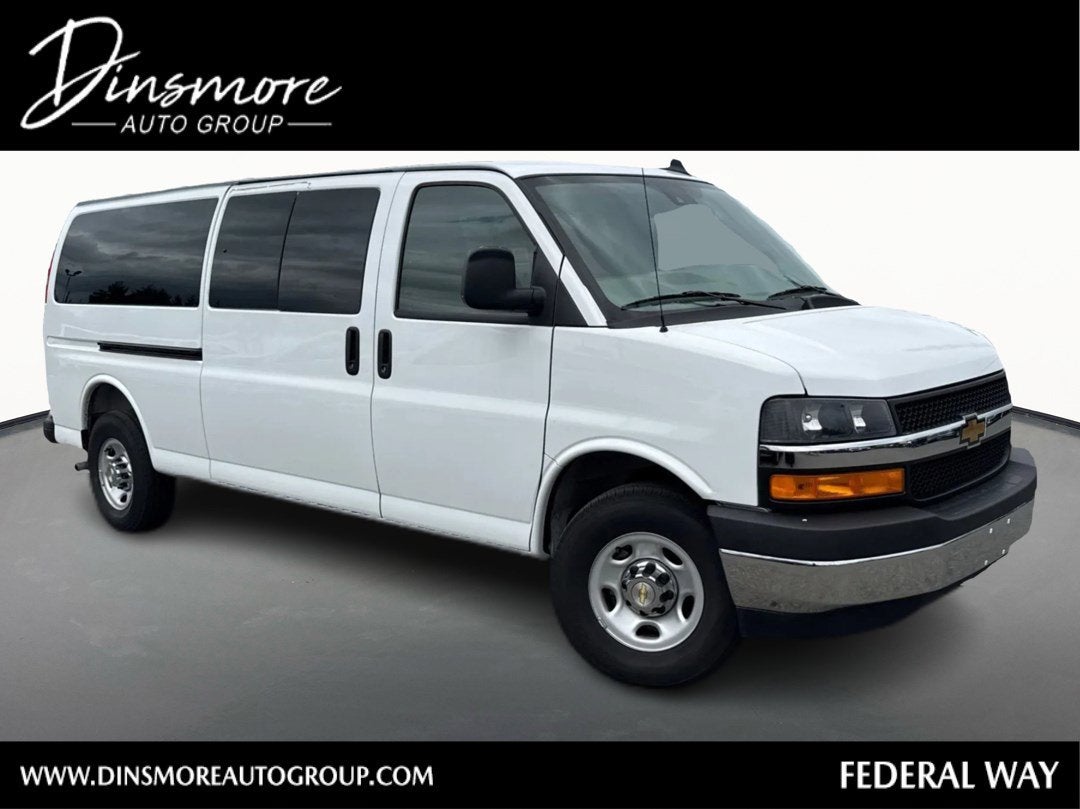 2025 Chevrolet Express Passenger 1LT