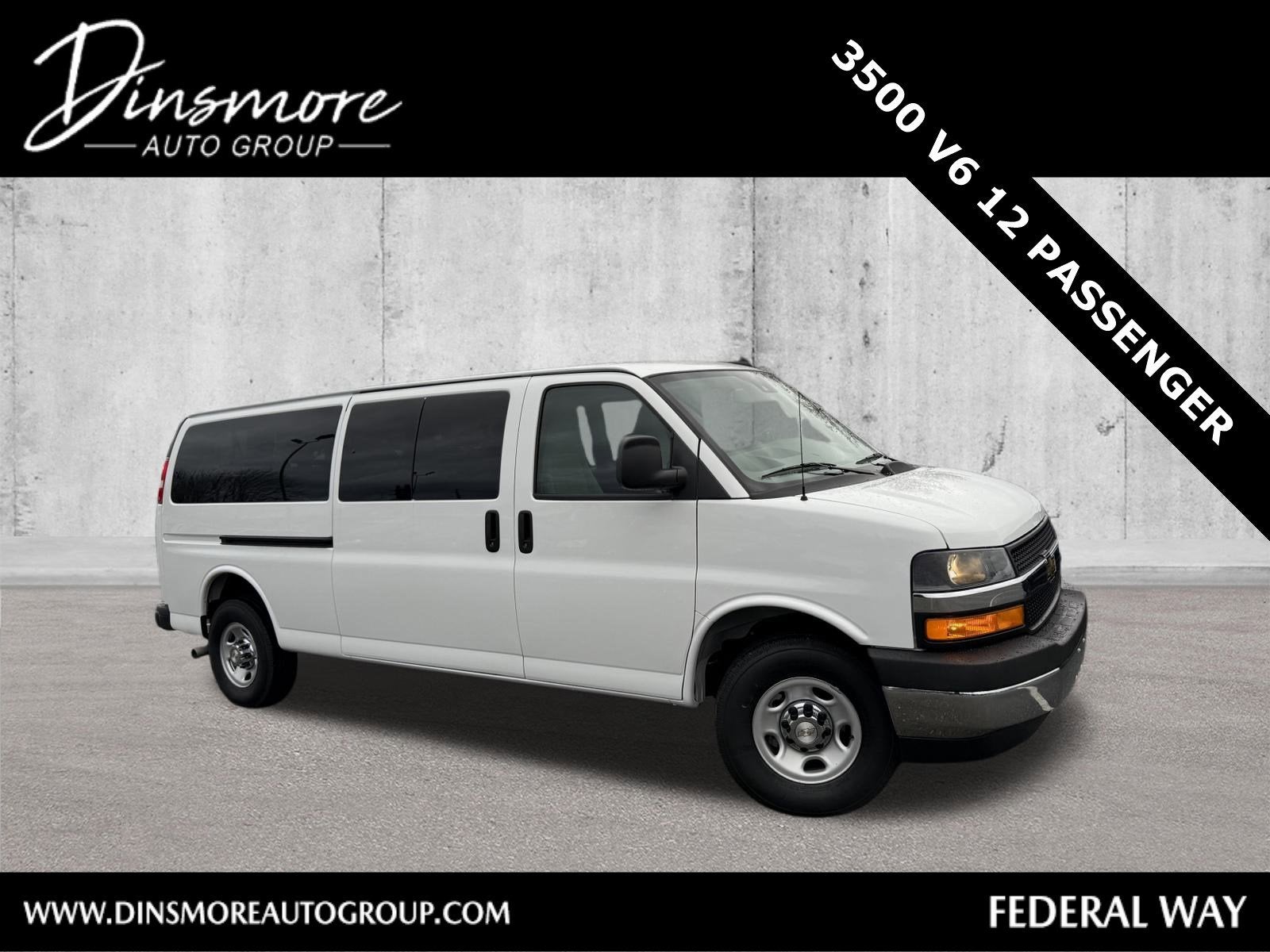 2022 Chevrolet Express Passenger 3500 1LT