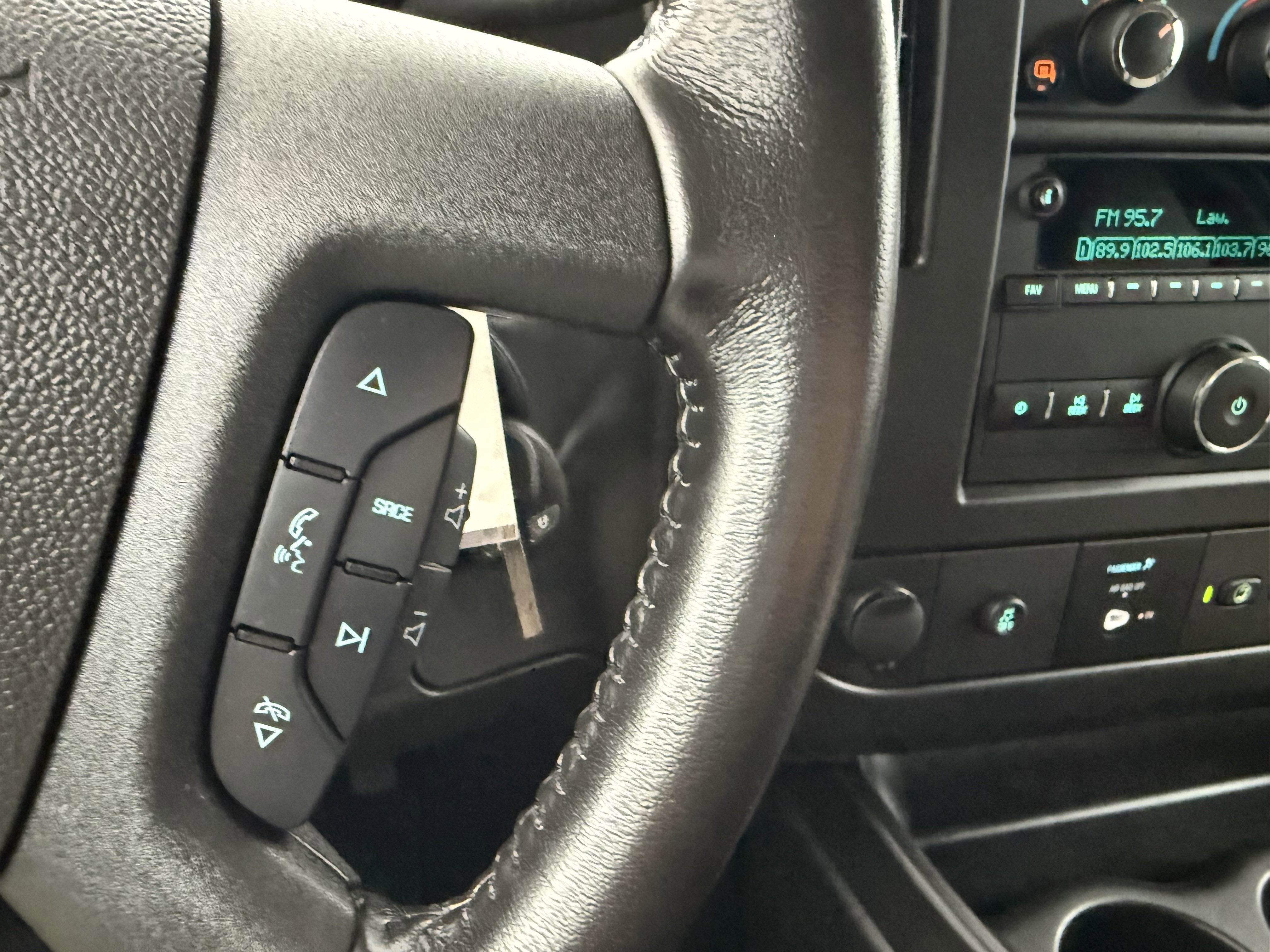 2022 Chevrolet Express Passenger 3500 1LT