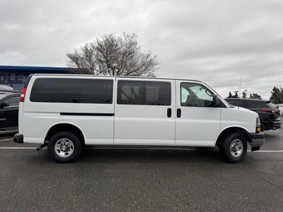 2022 Chevrolet Express Passenger 3500 1LT