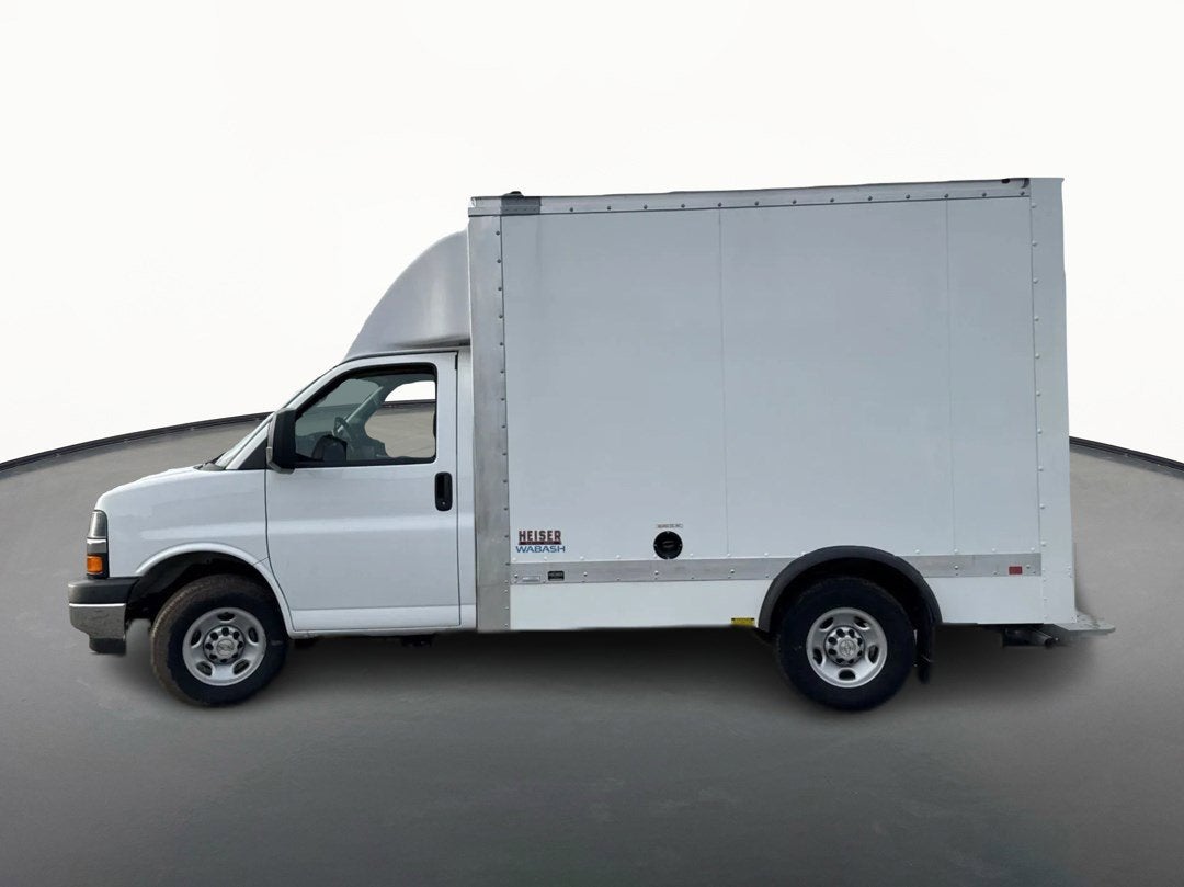 2025 Chevrolet Express Cutaway 3500 1WT