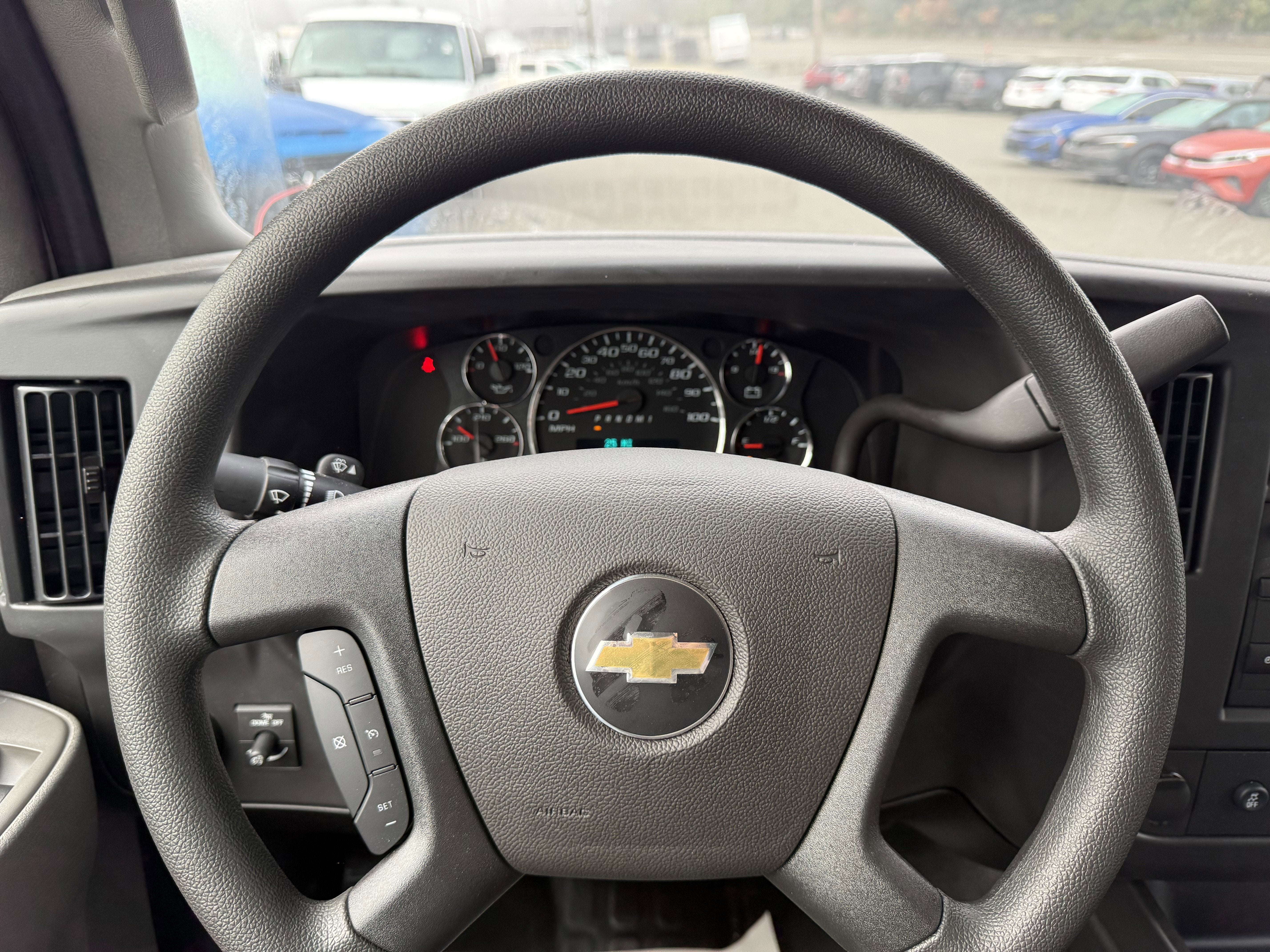 2025 Chevrolet Express Cutaway 3500 1WT