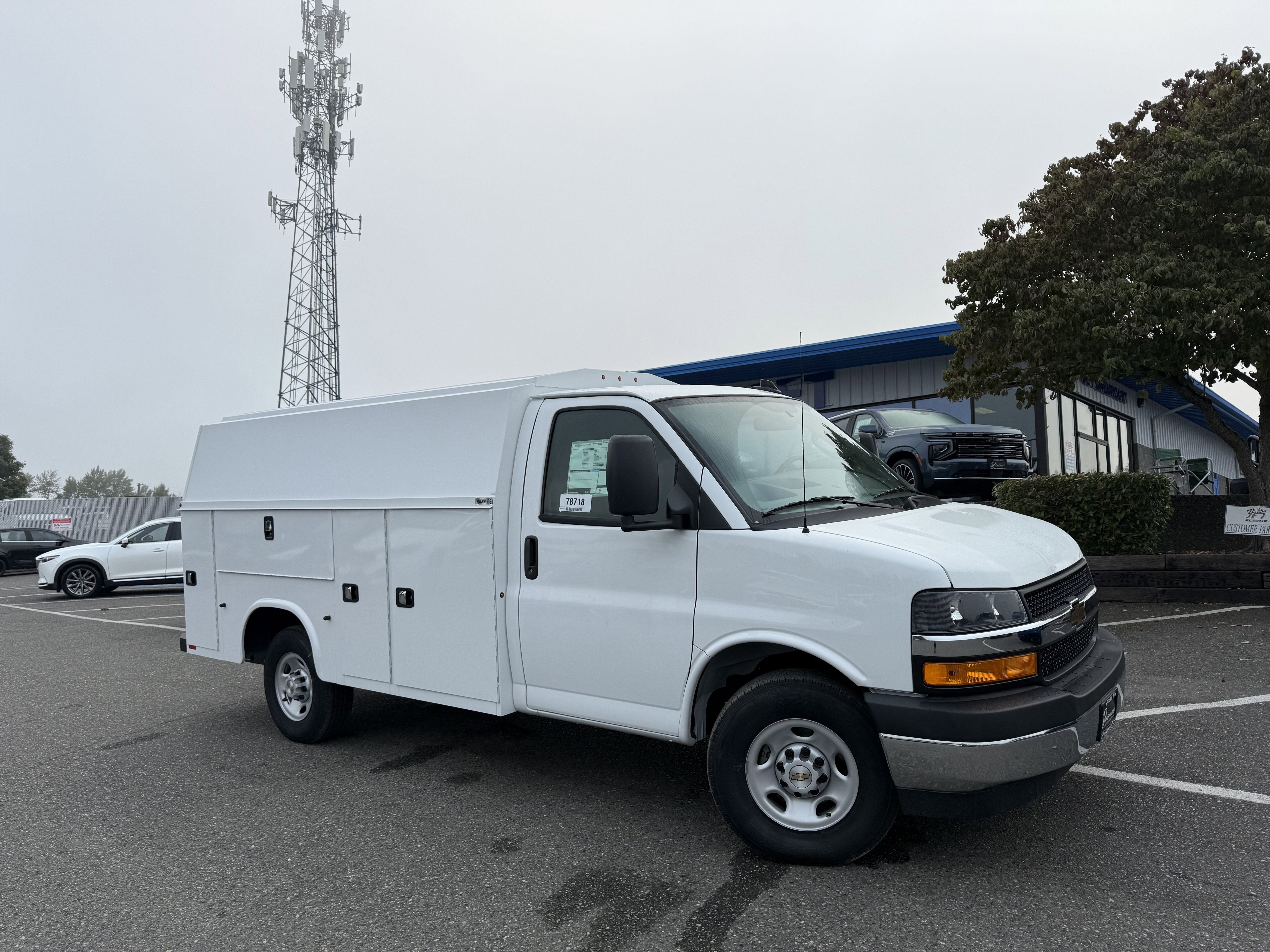 2025 Chevrolet Express Cutaway 3500 1WT