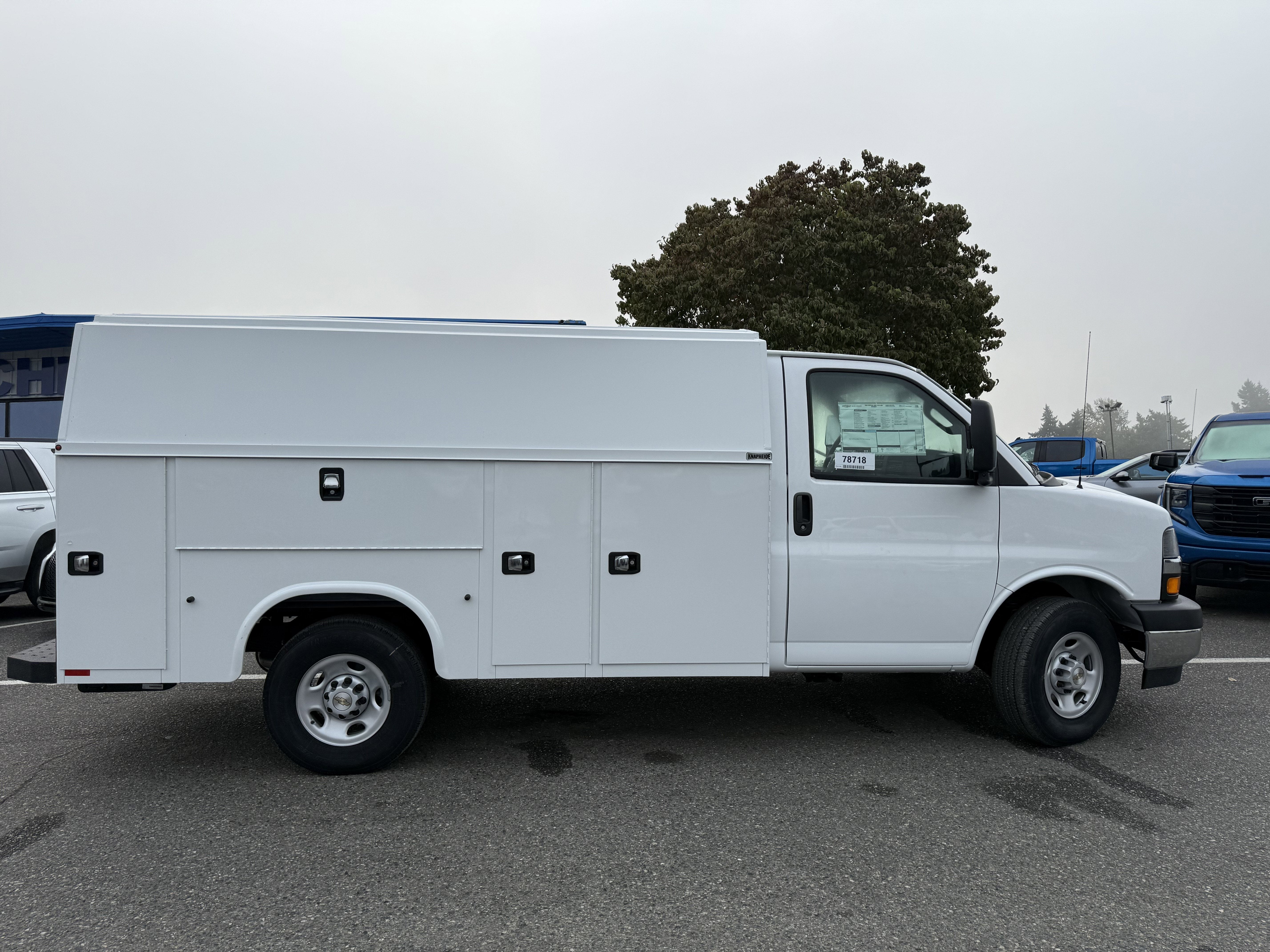 2025 Chevrolet Express Cutaway 3500 1WT