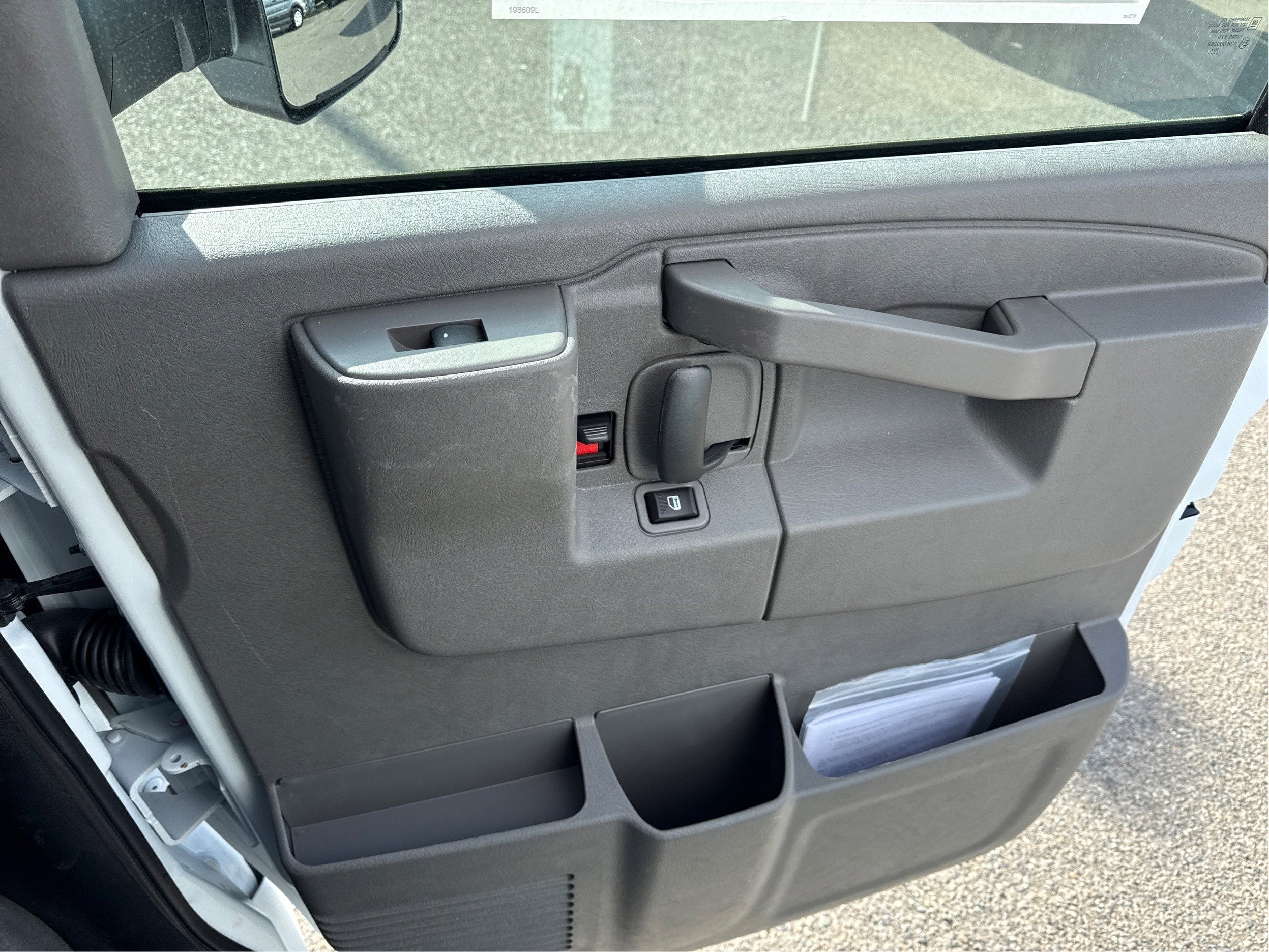 2026 Chevrolet Express Cutaway 3500 1WT