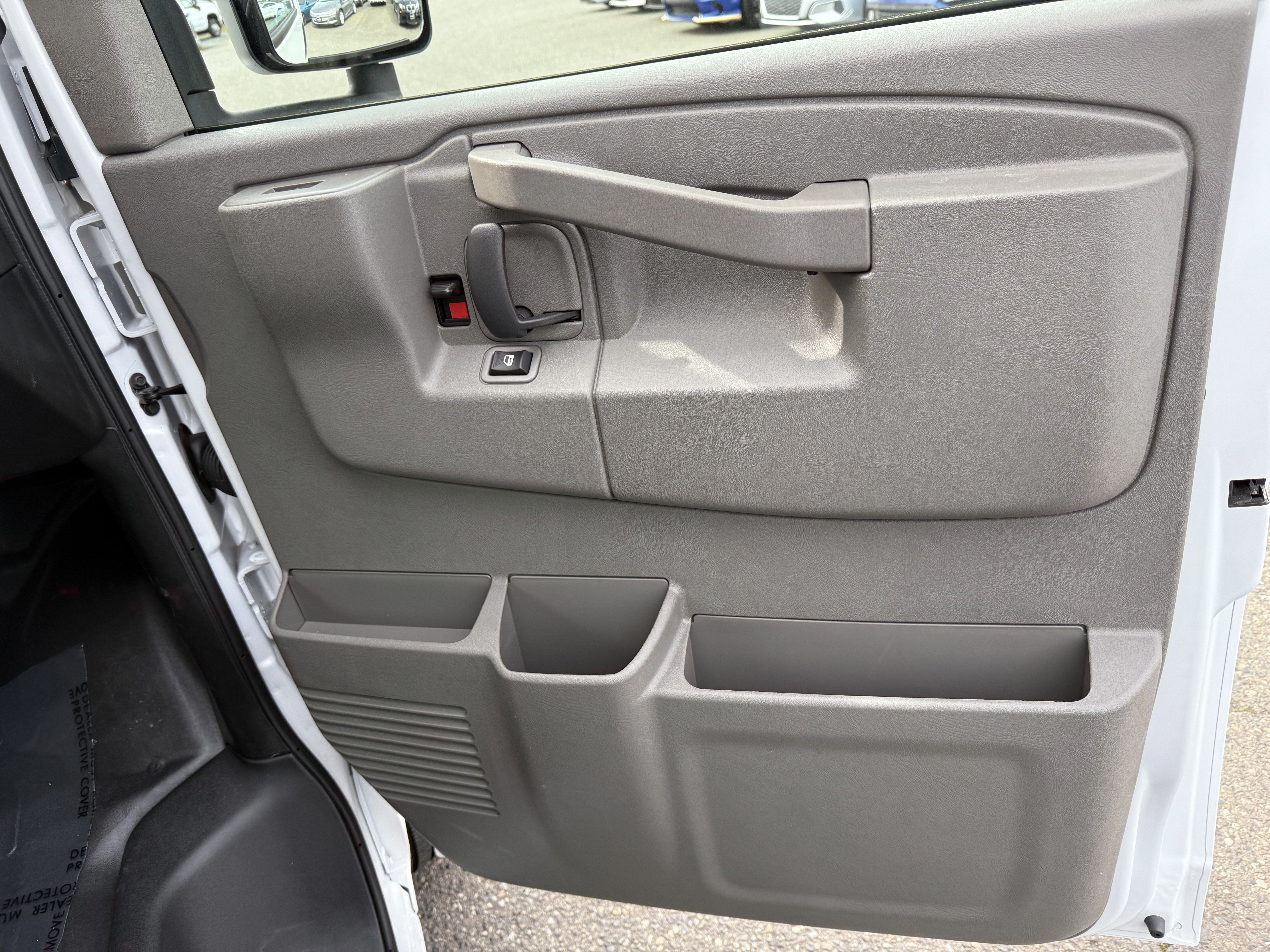 2024 Chevrolet Express Cutaway 3500 1WT