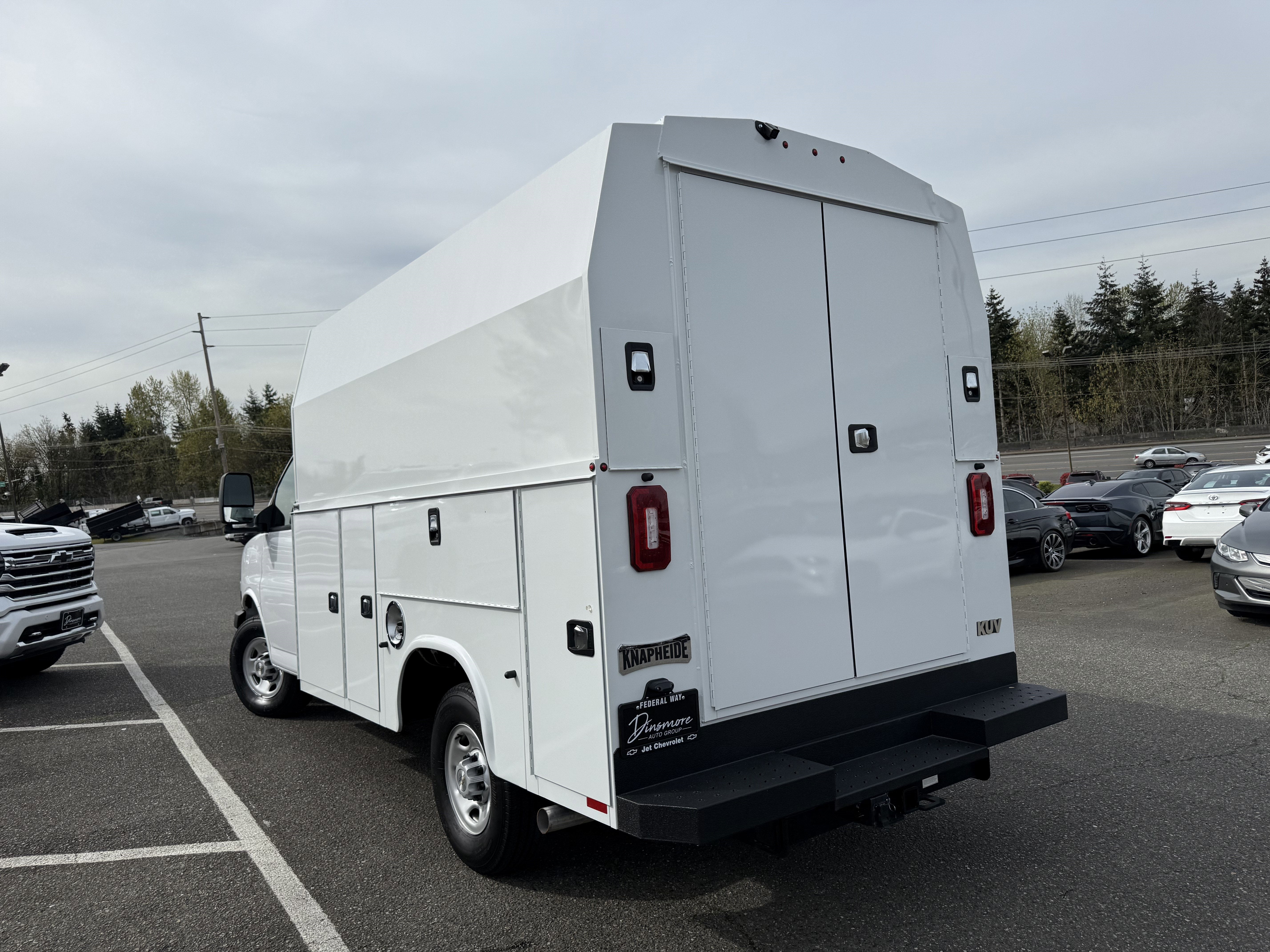 2024 Chevrolet Express Cutaway 3500 1WT