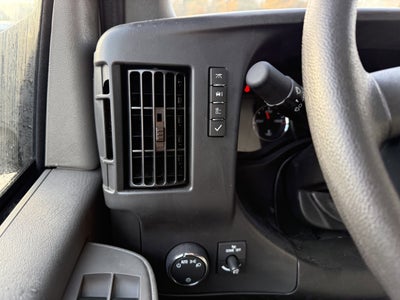 2025 Chevrolet Express Cutaway 3500 1WT