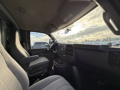 2025 Chevrolet Express Cutaway 3500 1WT