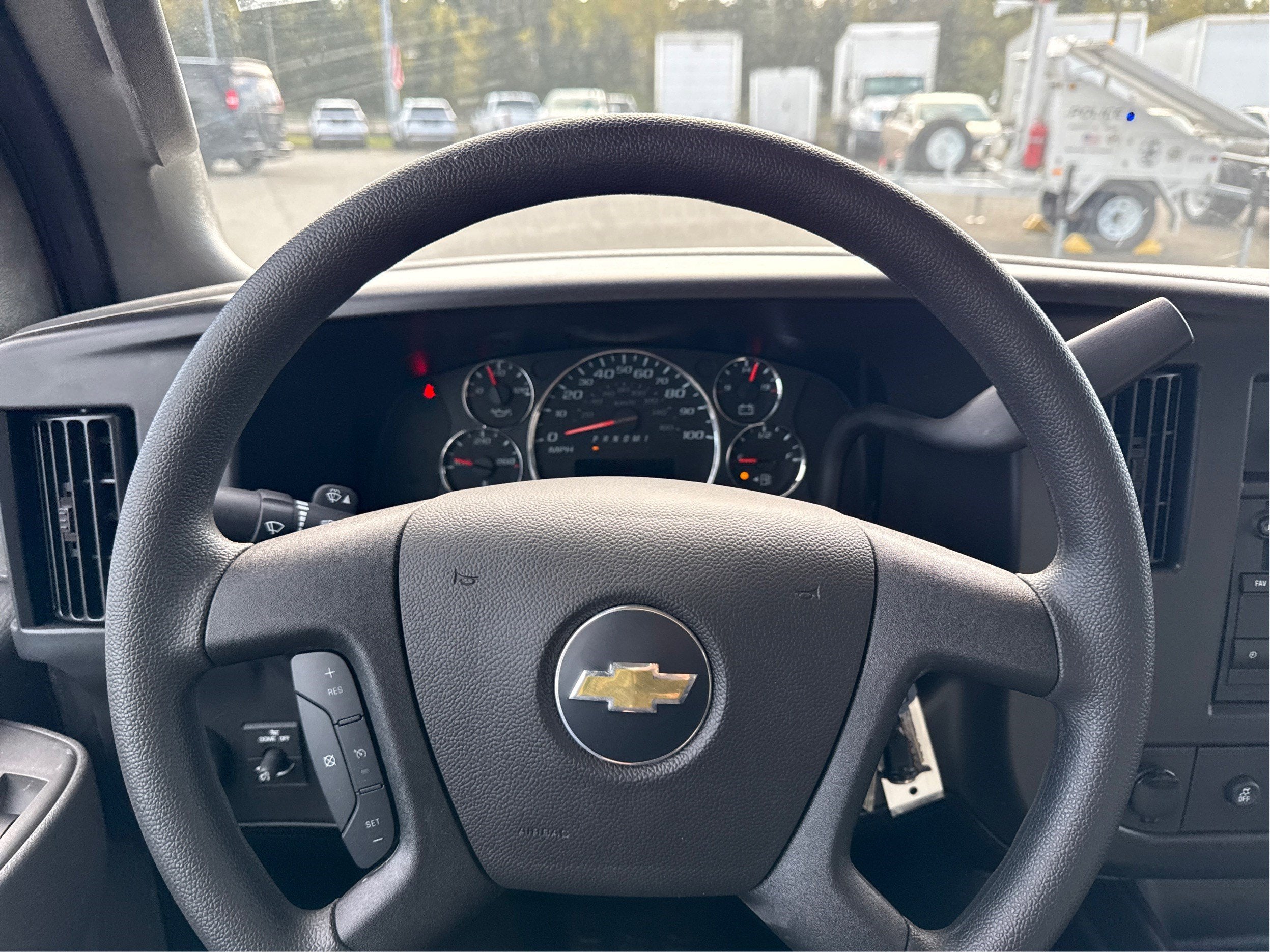 2026 Chevrolet Express Cutaway 3500 1WT