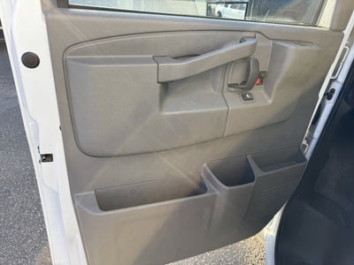 2025 Chevrolet Express Cutaway 3500 1WT