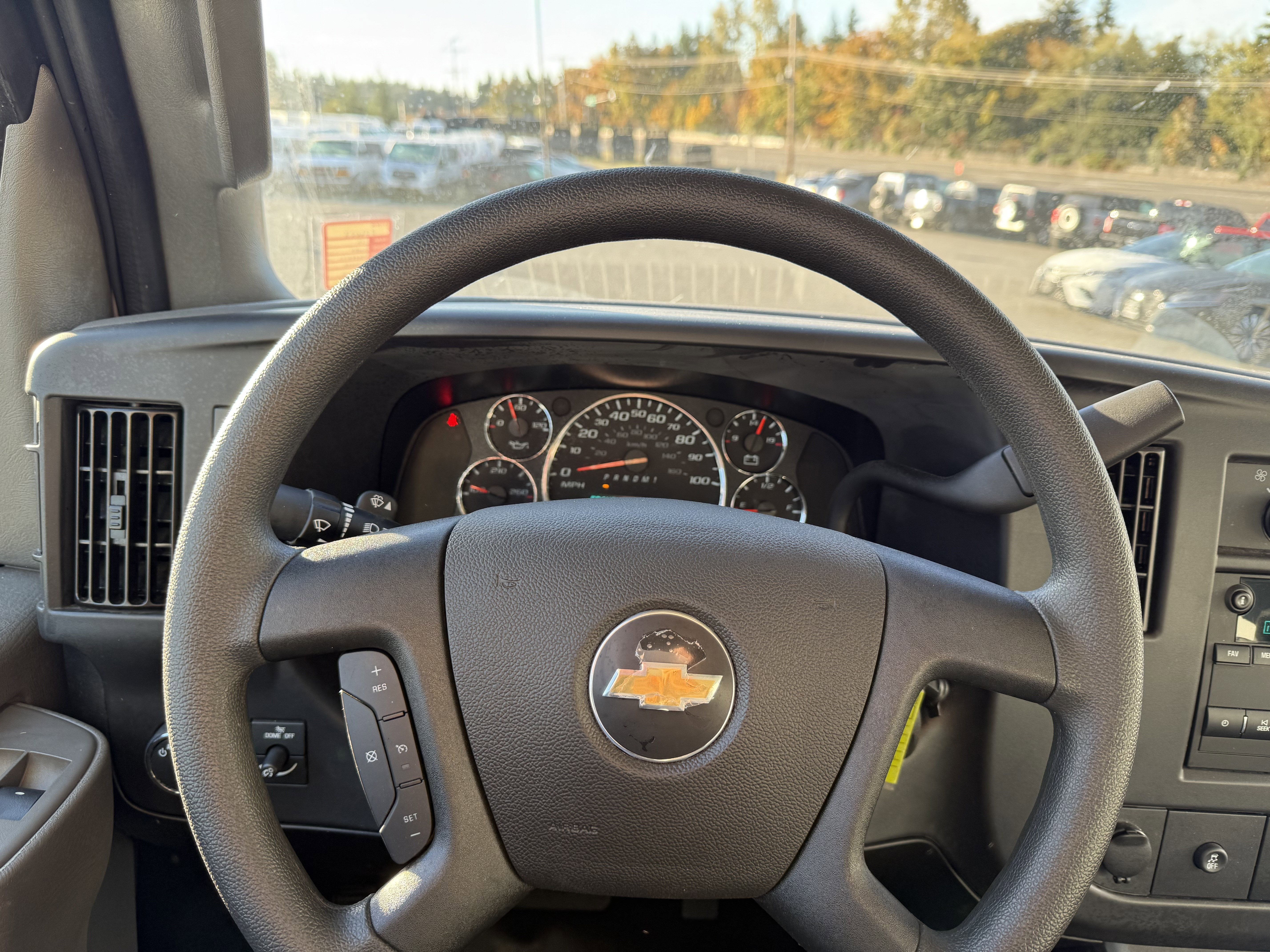 2025 Chevrolet Express Cutaway 3500 1WT