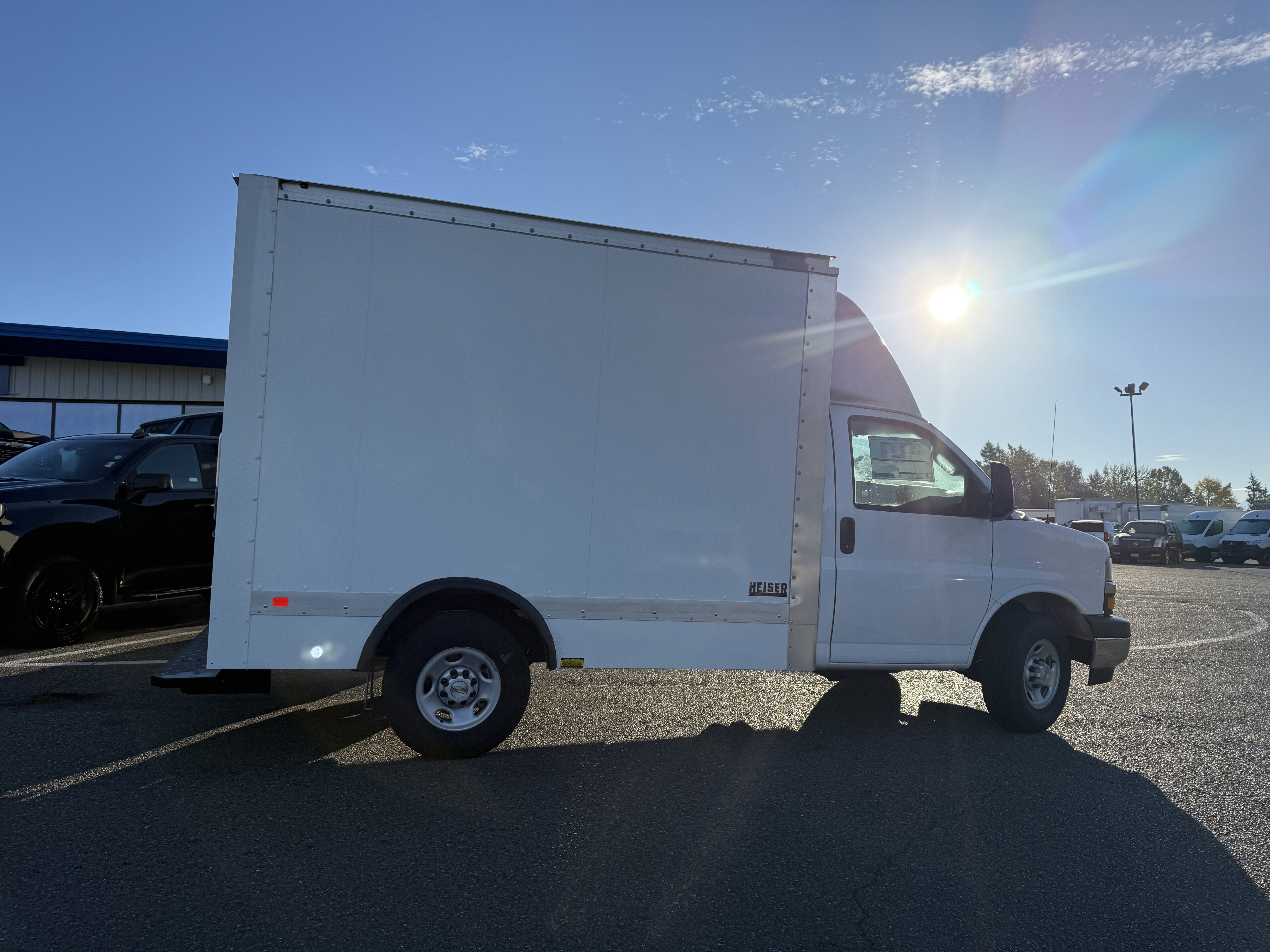 2025 Chevrolet Express Cutaway 3500 1WT