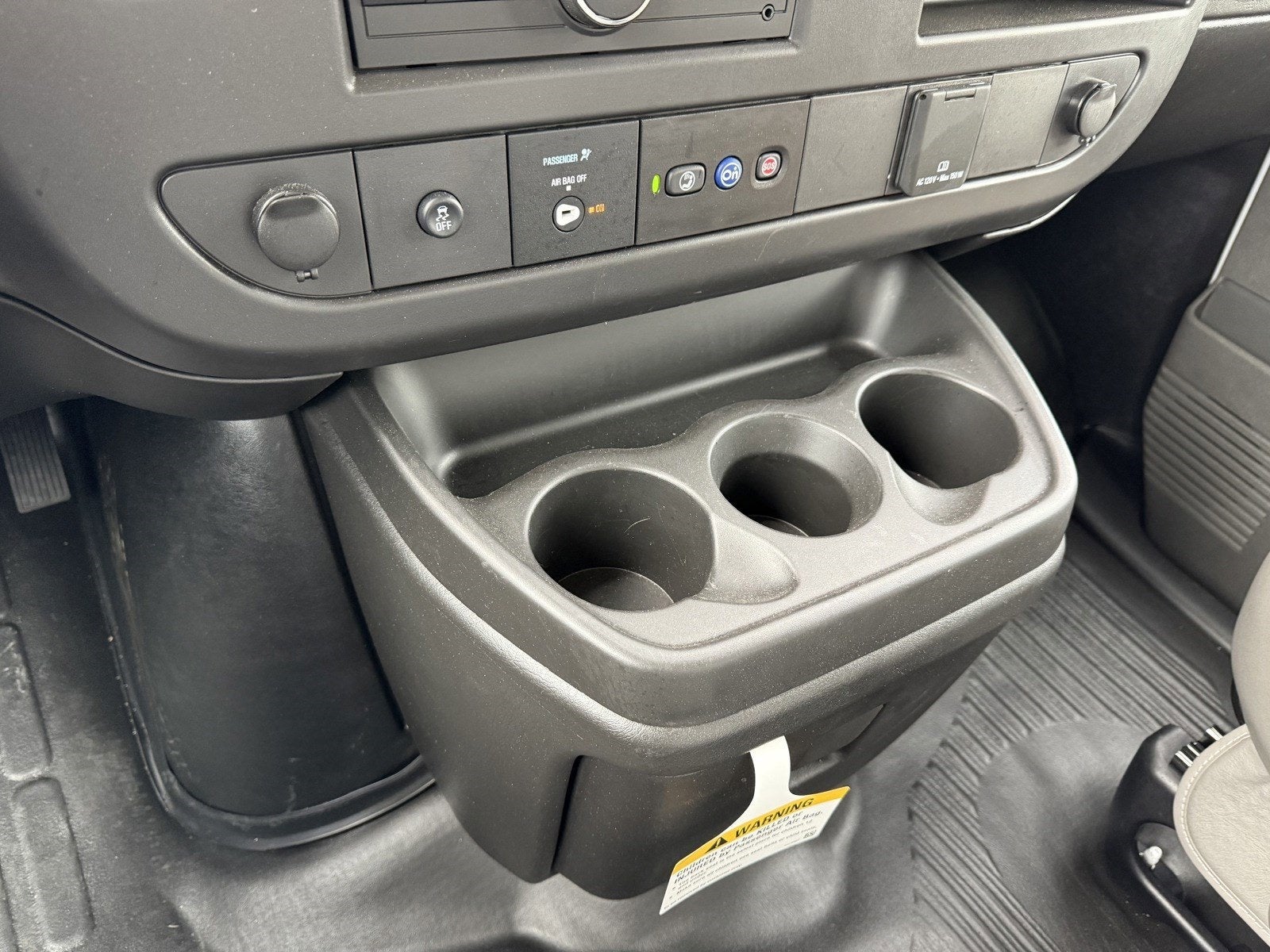 2024 Chevrolet Express Cutaway 3500 1WT