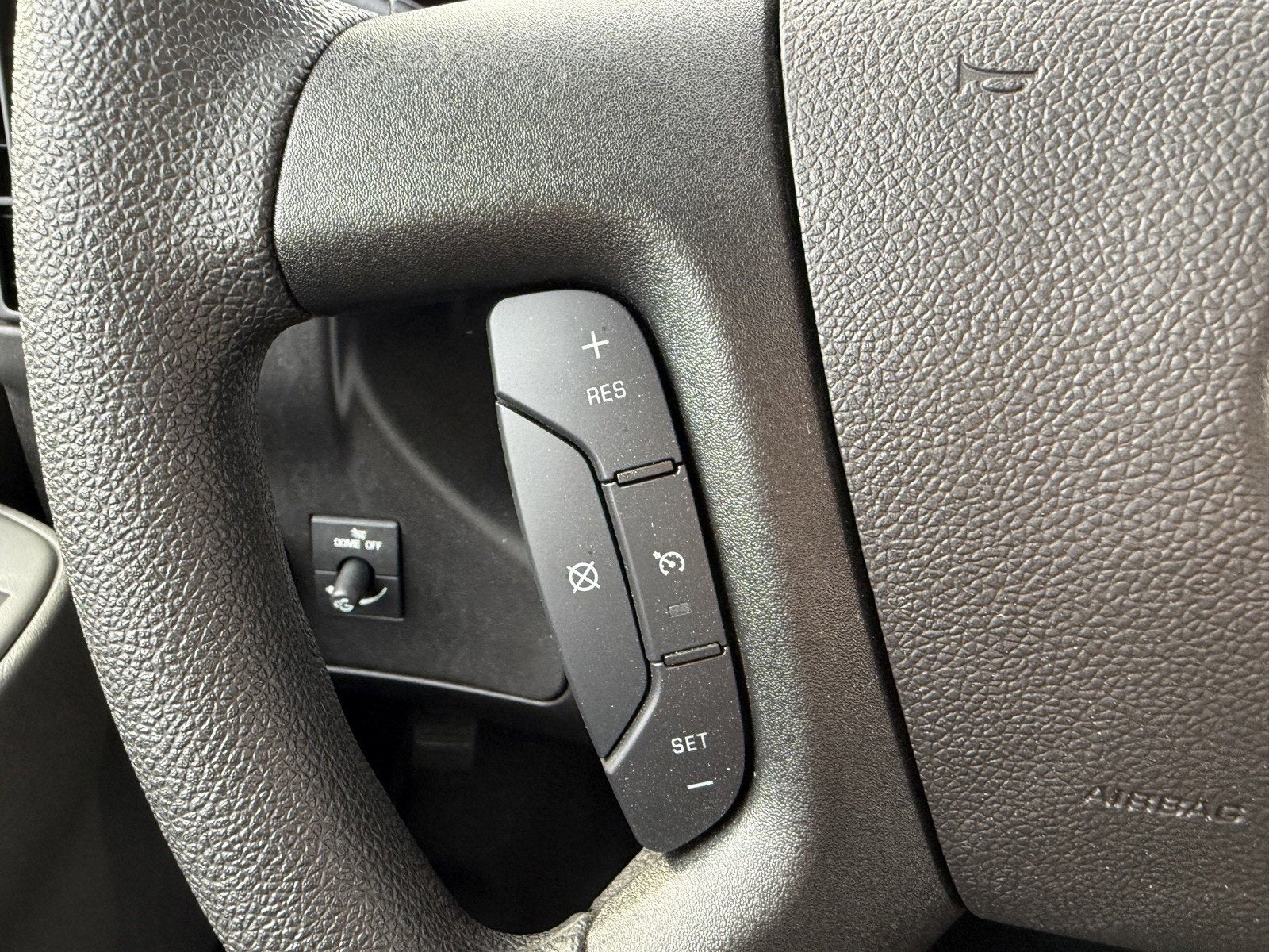 2024 Chevrolet Express Cutaway 3500 1WT