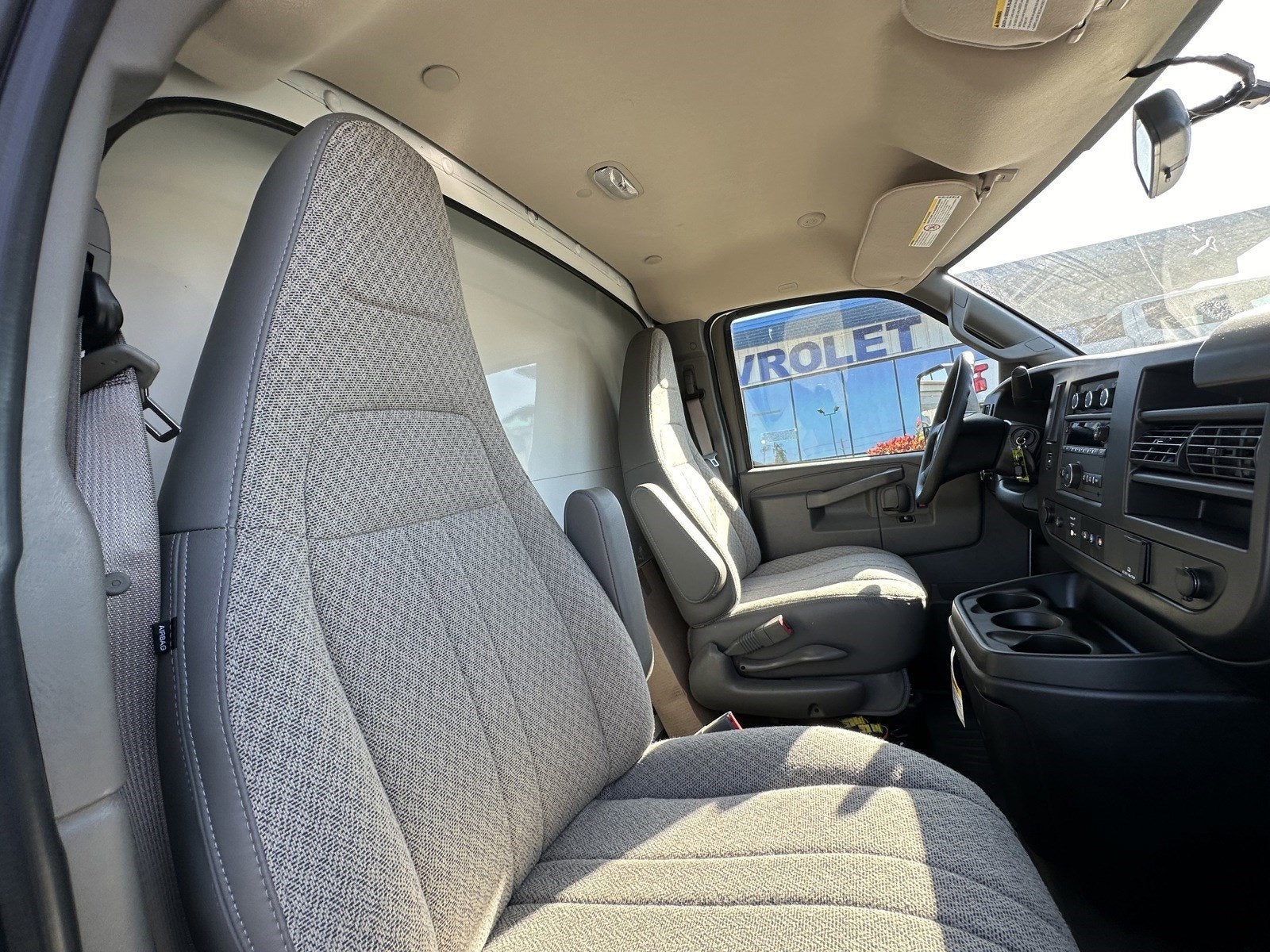 2024 Chevrolet Express Cutaway 3500 1WT