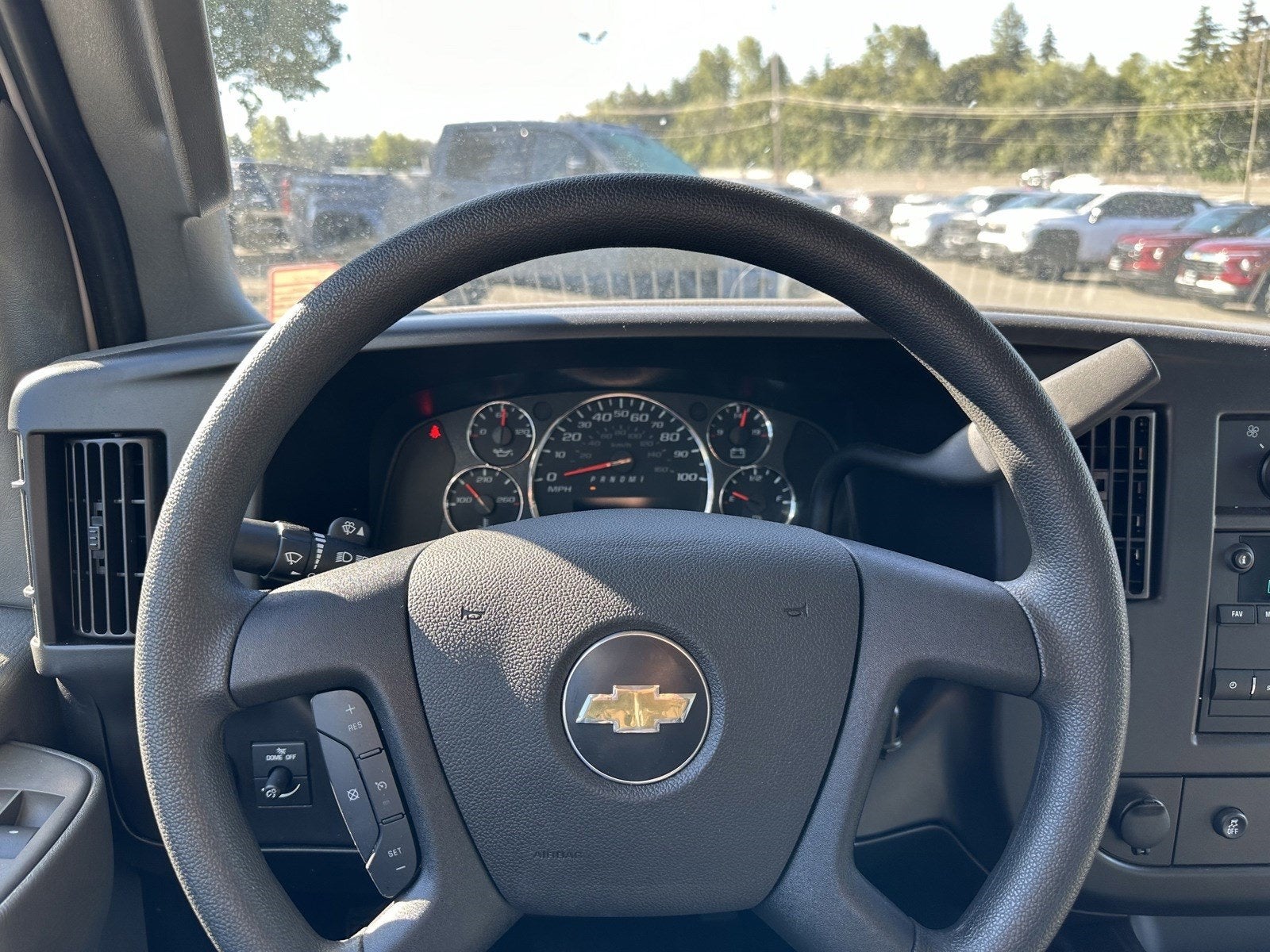 2024 Chevrolet Express Cutaway 3500 1WT