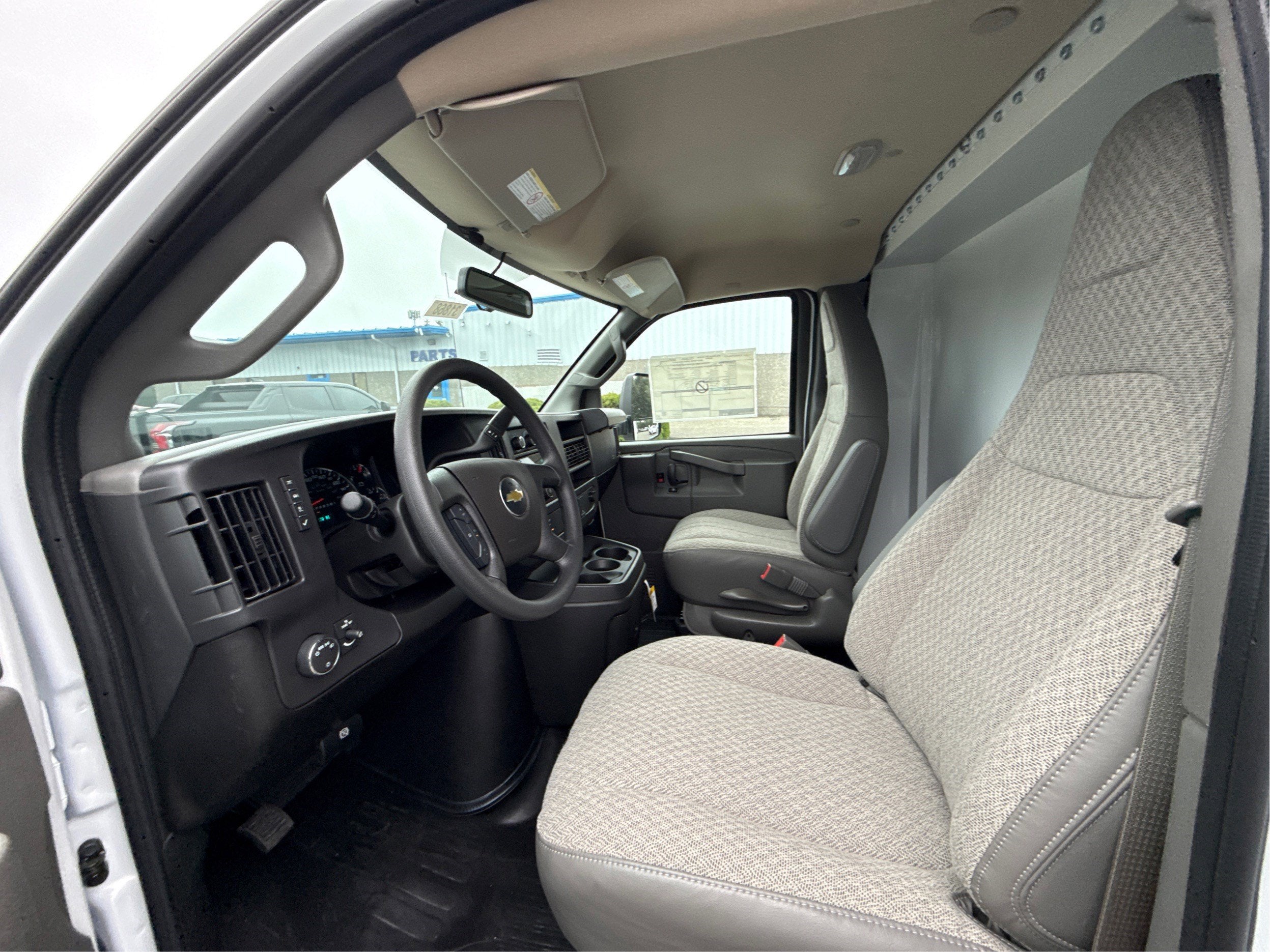 2026 Chevrolet Express Cutaway 3500 1WT