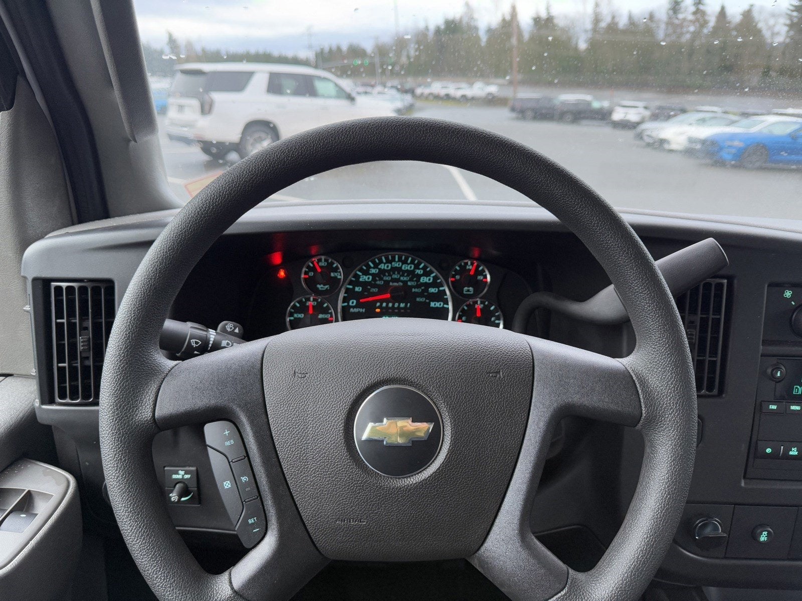 2024 Chevrolet Express Cutaway 3500 1WT