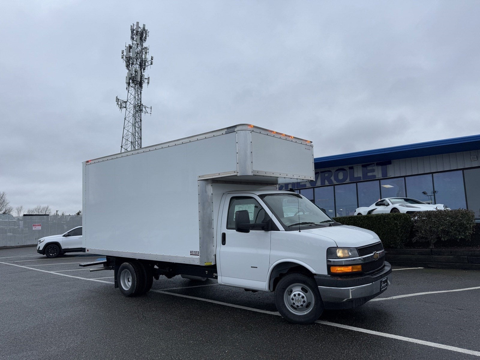 2024 Chevrolet Express Cutaway 3500 1WT