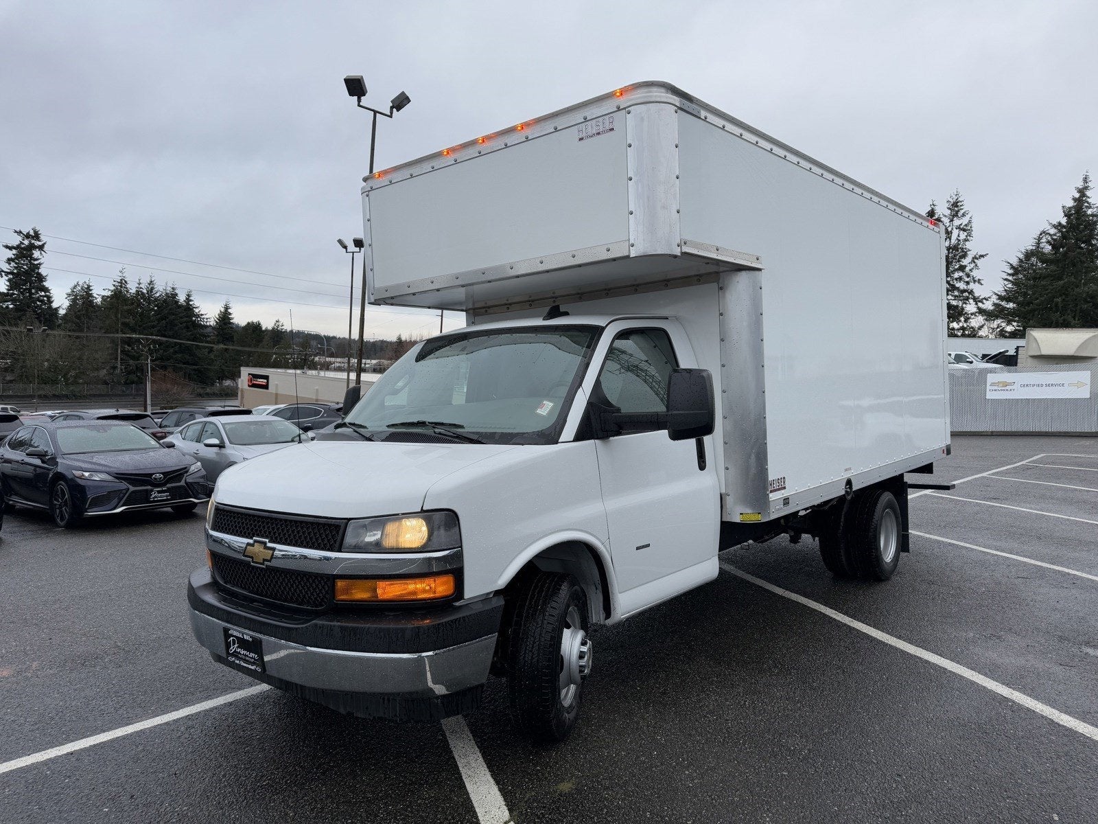 2024 Chevrolet Express Cutaway 3500 1WT