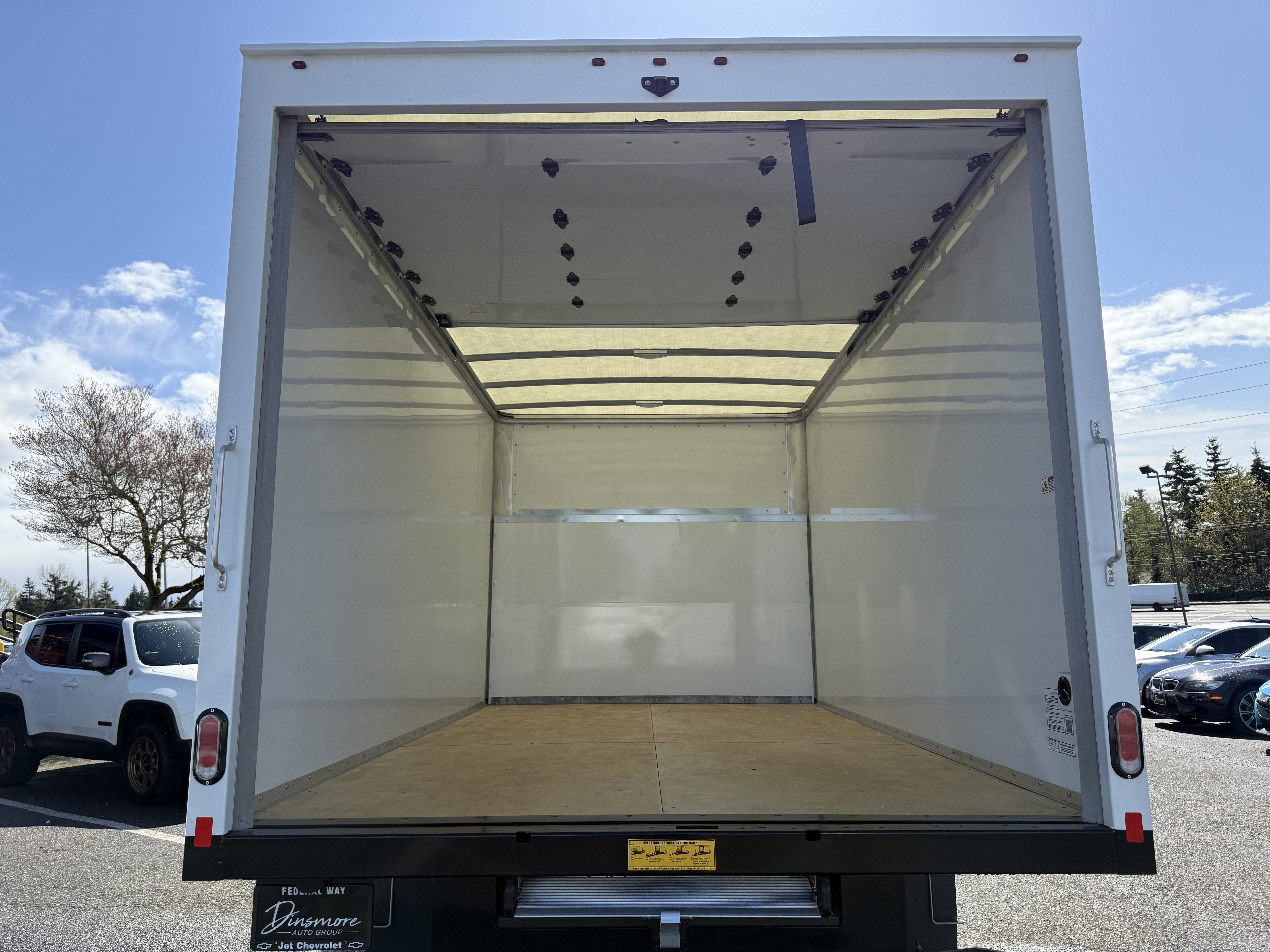 2024 Chevrolet Express Cutaway 3500 1WT