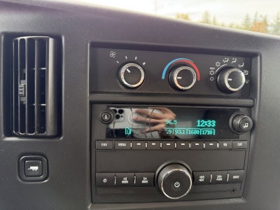 2024 Chevrolet Express Cutaway 3500 1WT