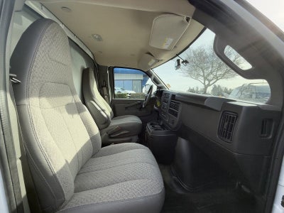 2024 Chevrolet Express Cutaway 3500 1WT