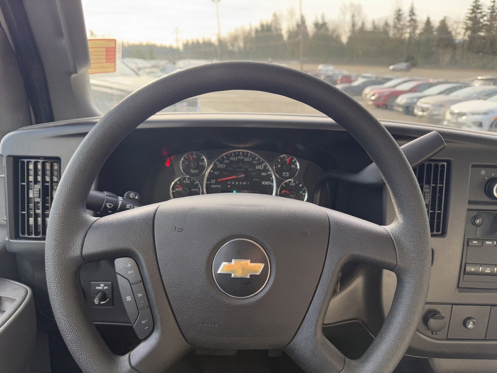 2024 Chevrolet Express Cutaway 3500 1WT