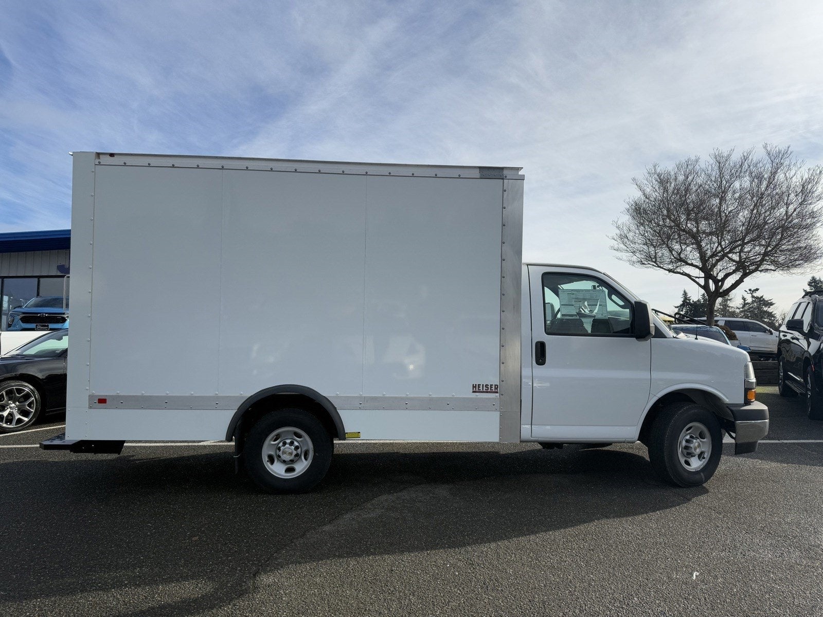 2024 Chevrolet Express Cutaway 3500 1WT