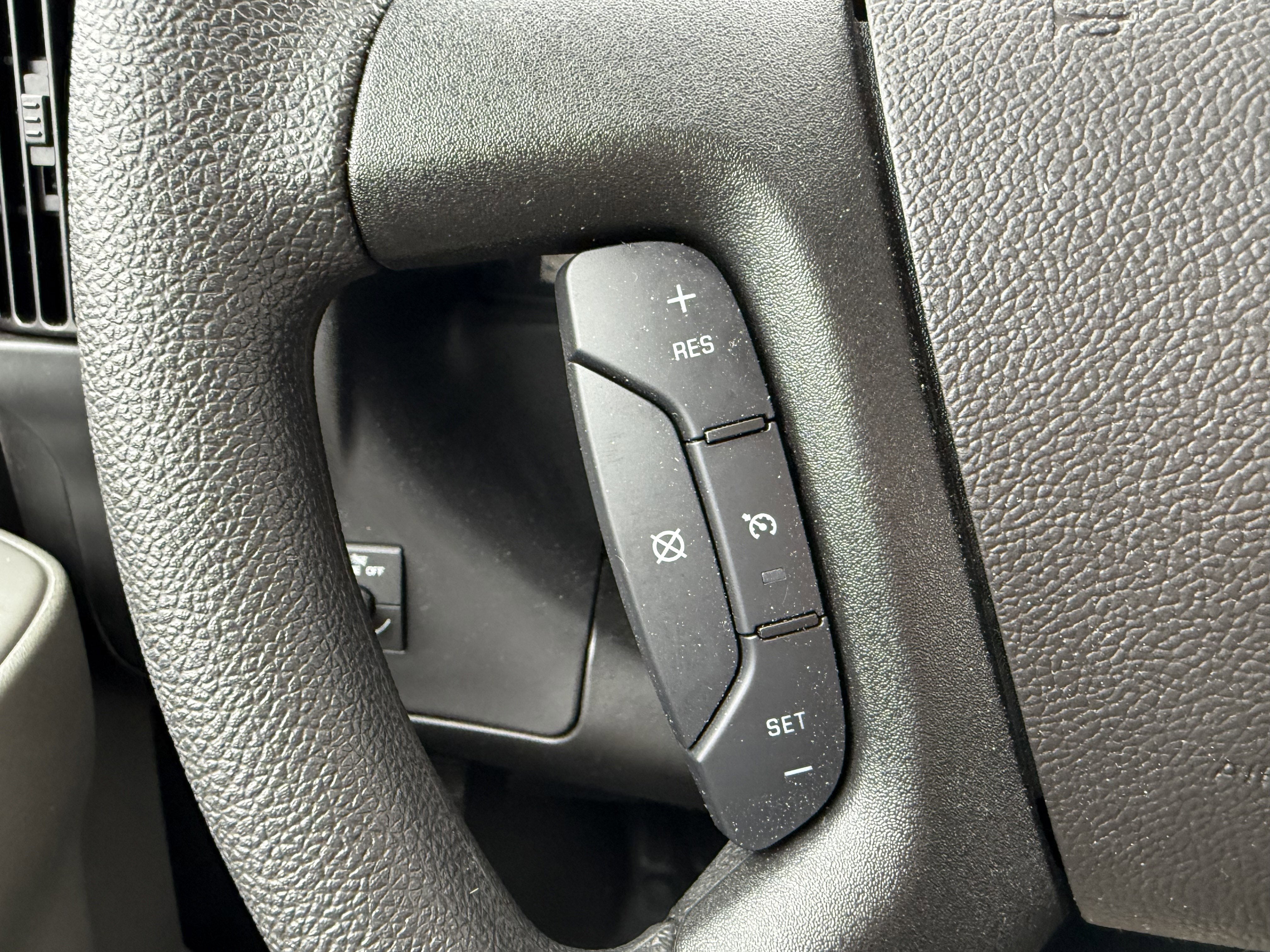 2024 Chevrolet Express Cutaway 3500 1WT