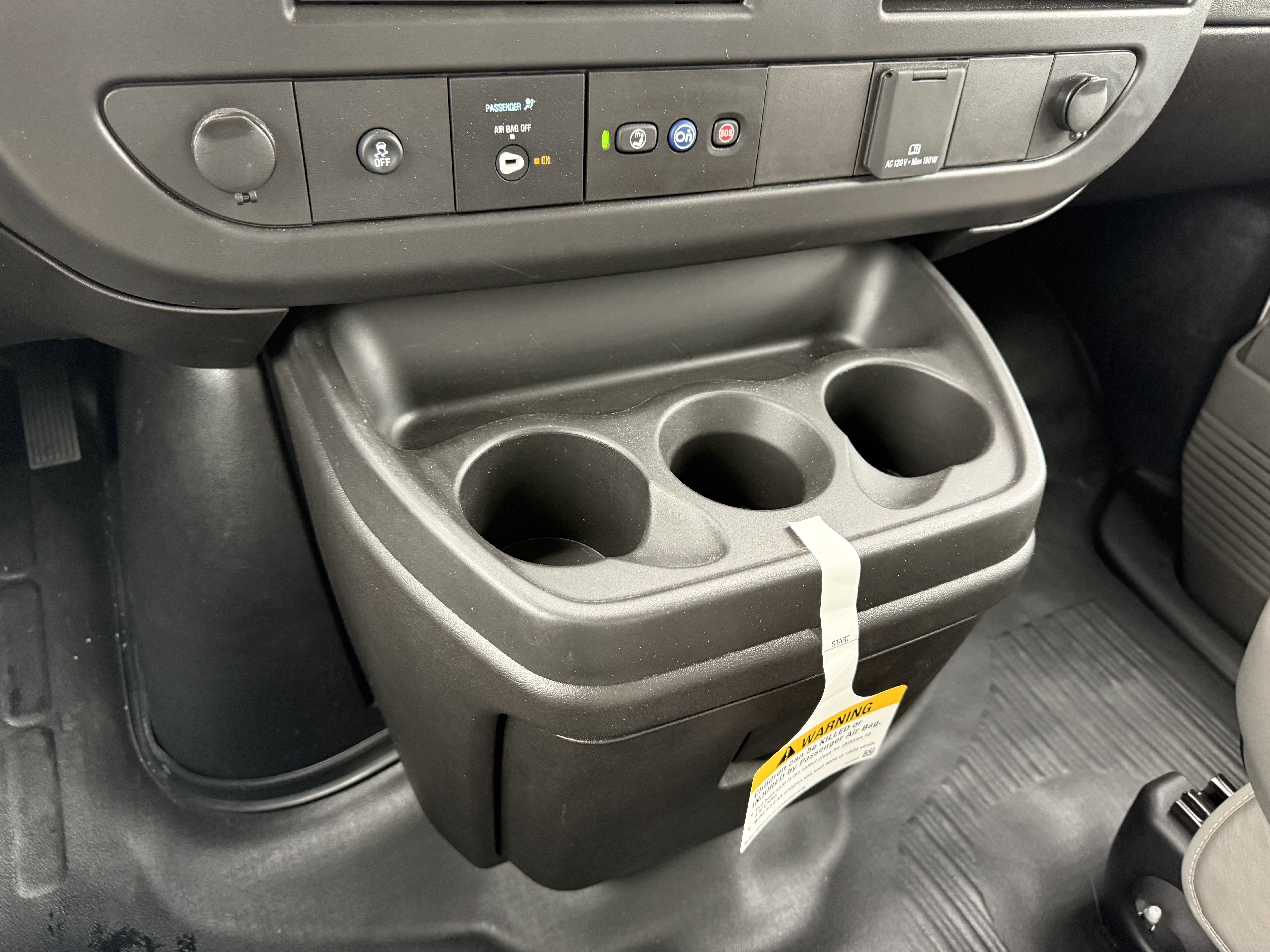 2024 Chevrolet Express Cutaway 3500 1WT