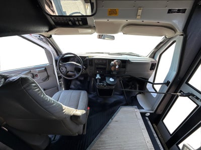 2005 Chevrolet Express Cutaway 3500 C6Y