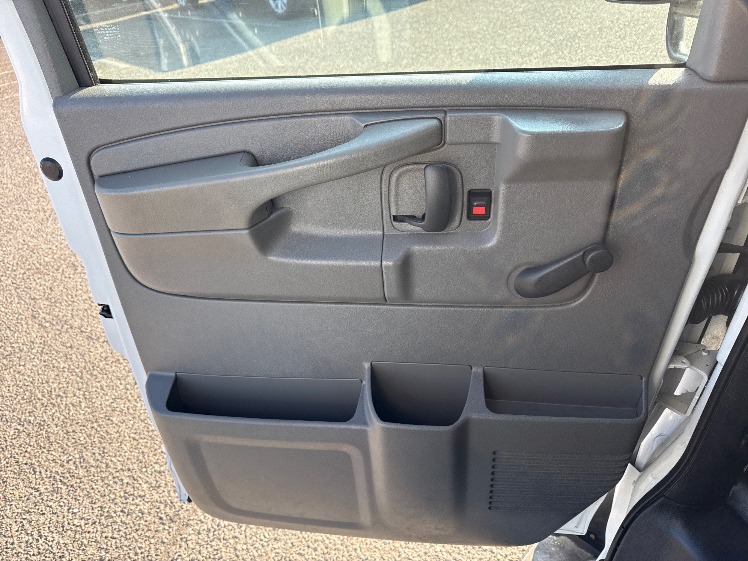 2005 Chevrolet Express Cutaway 3500 C6Y