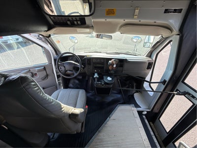 2005 Chevrolet Express Cutaway 3500 C6Y