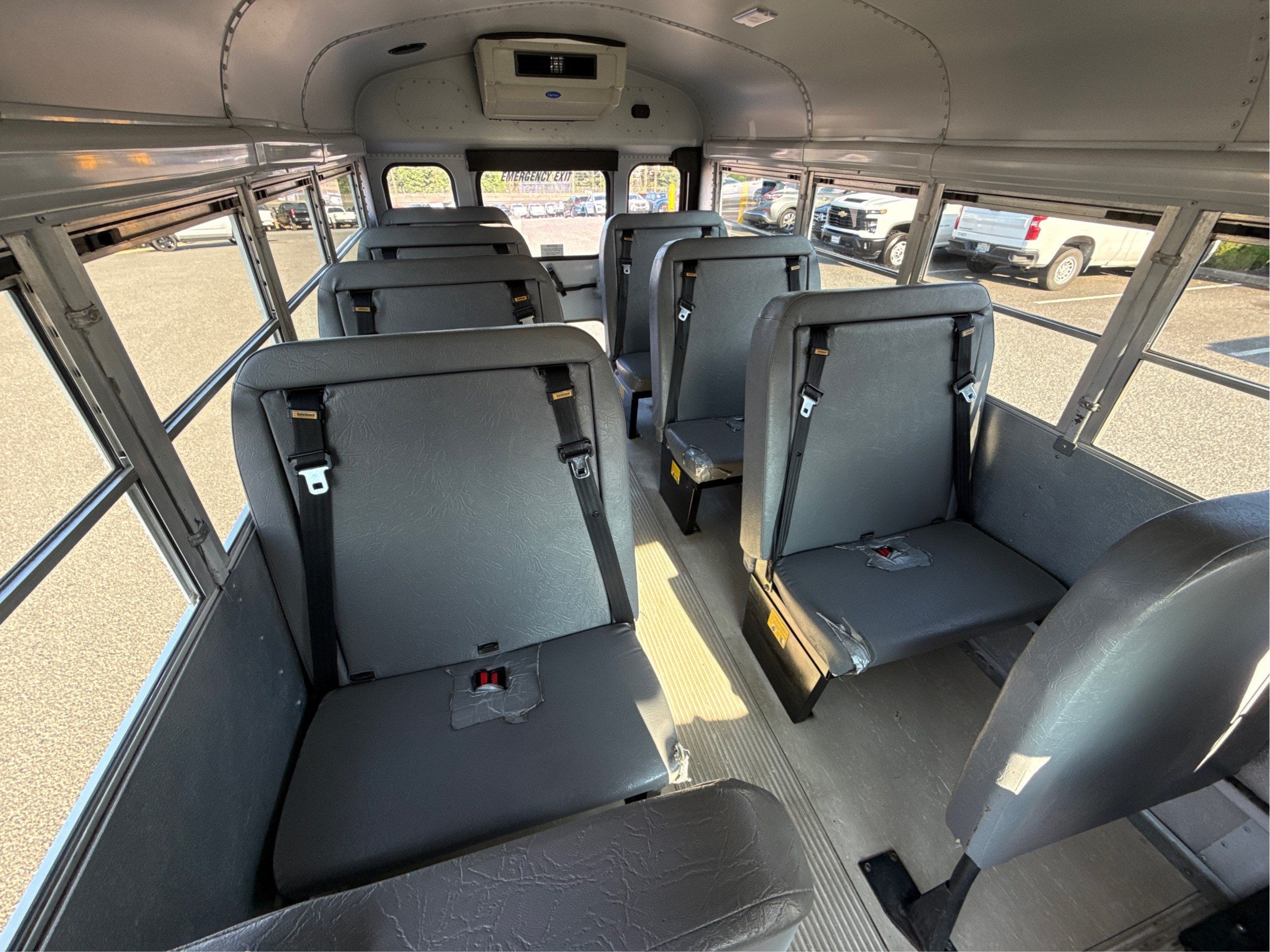 2005 Chevrolet Express Cutaway 3500 C6Y