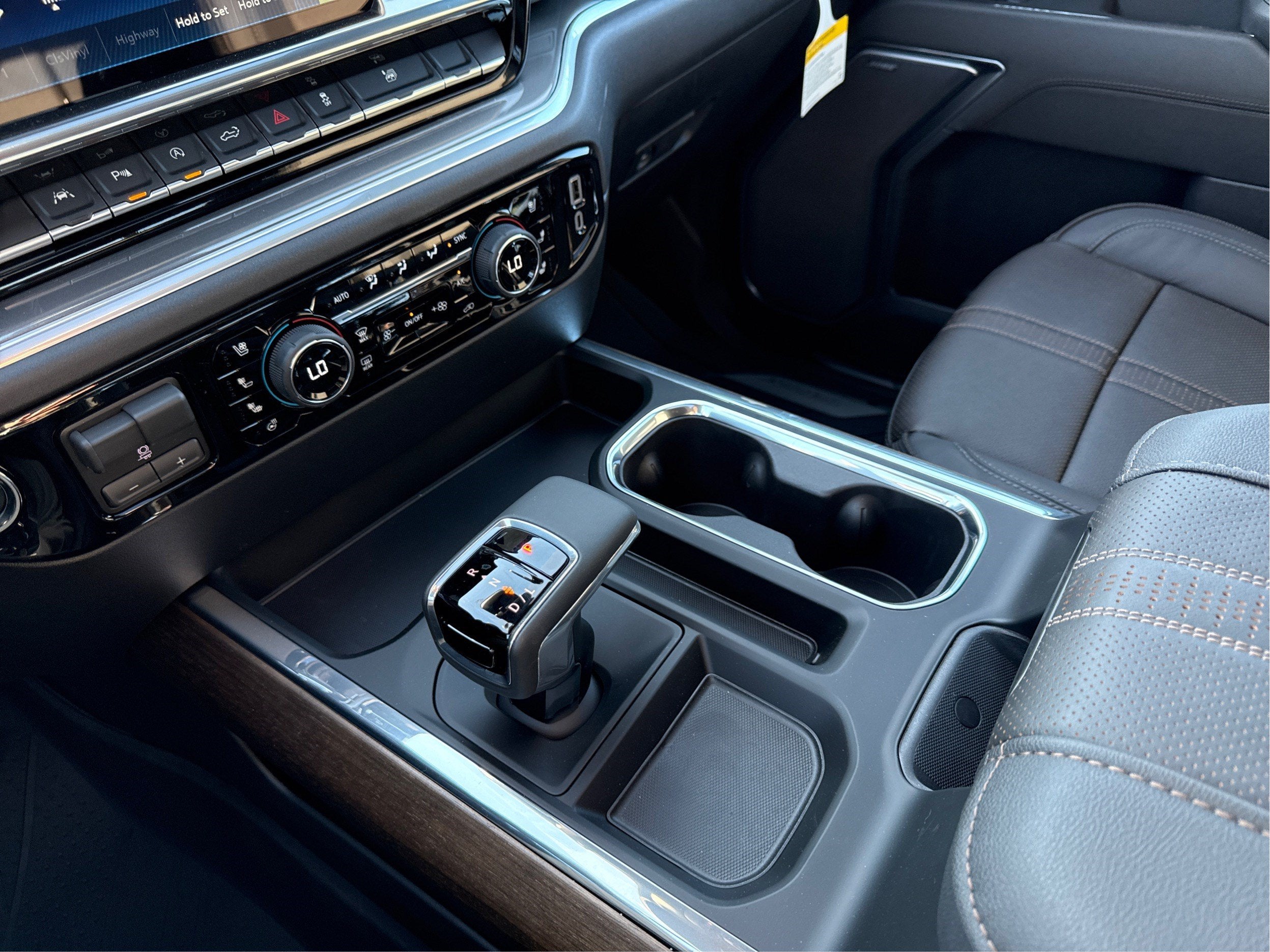 2026 Chevrolet Silverado 1500 High Country - Photo 14
