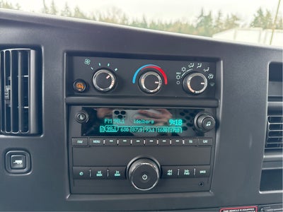 2025 Chevrolet Express Cargo WT