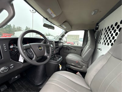 2025 Chevrolet Express Cargo WT