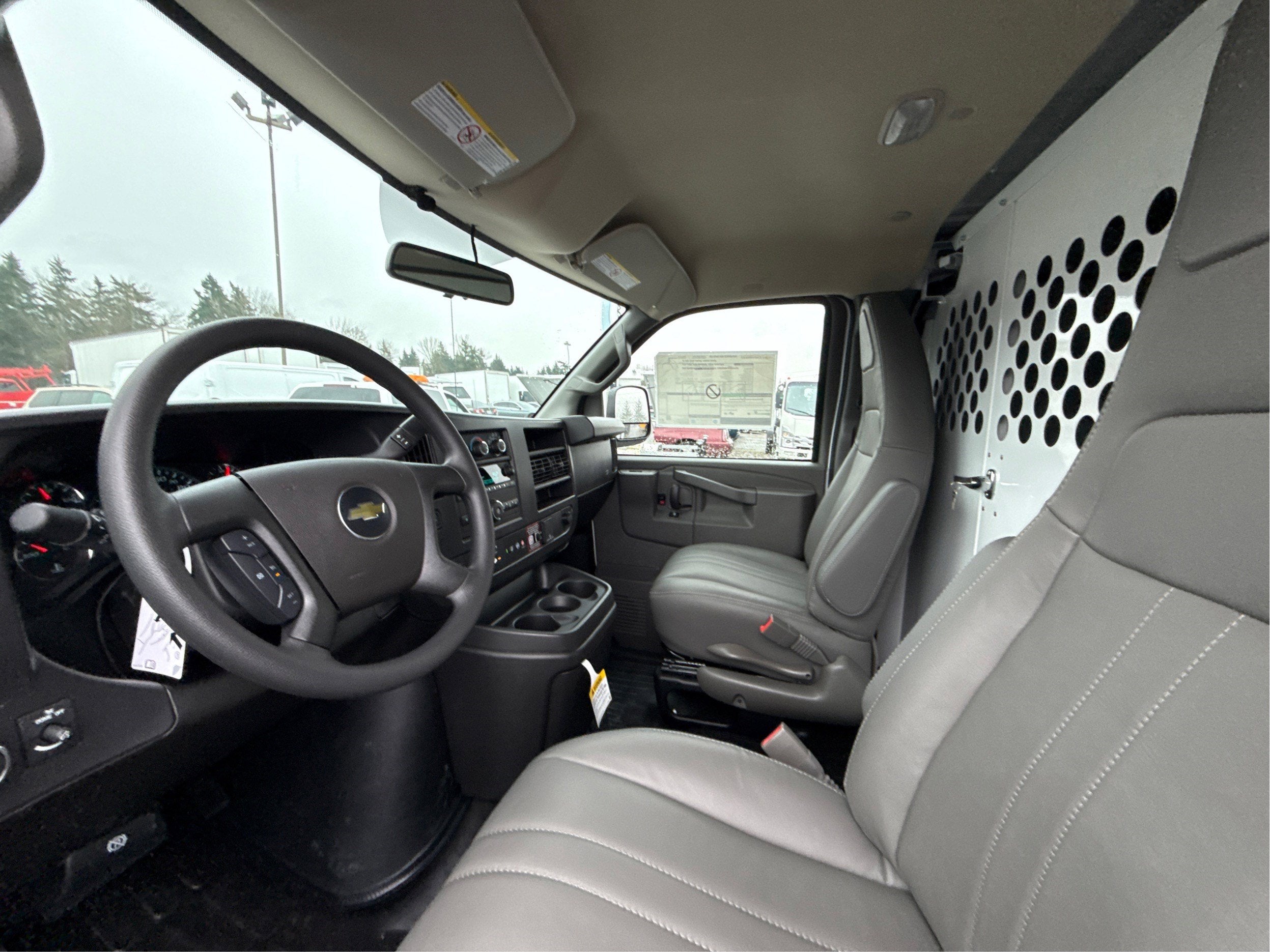 2025 Chevrolet Express Cargo WT