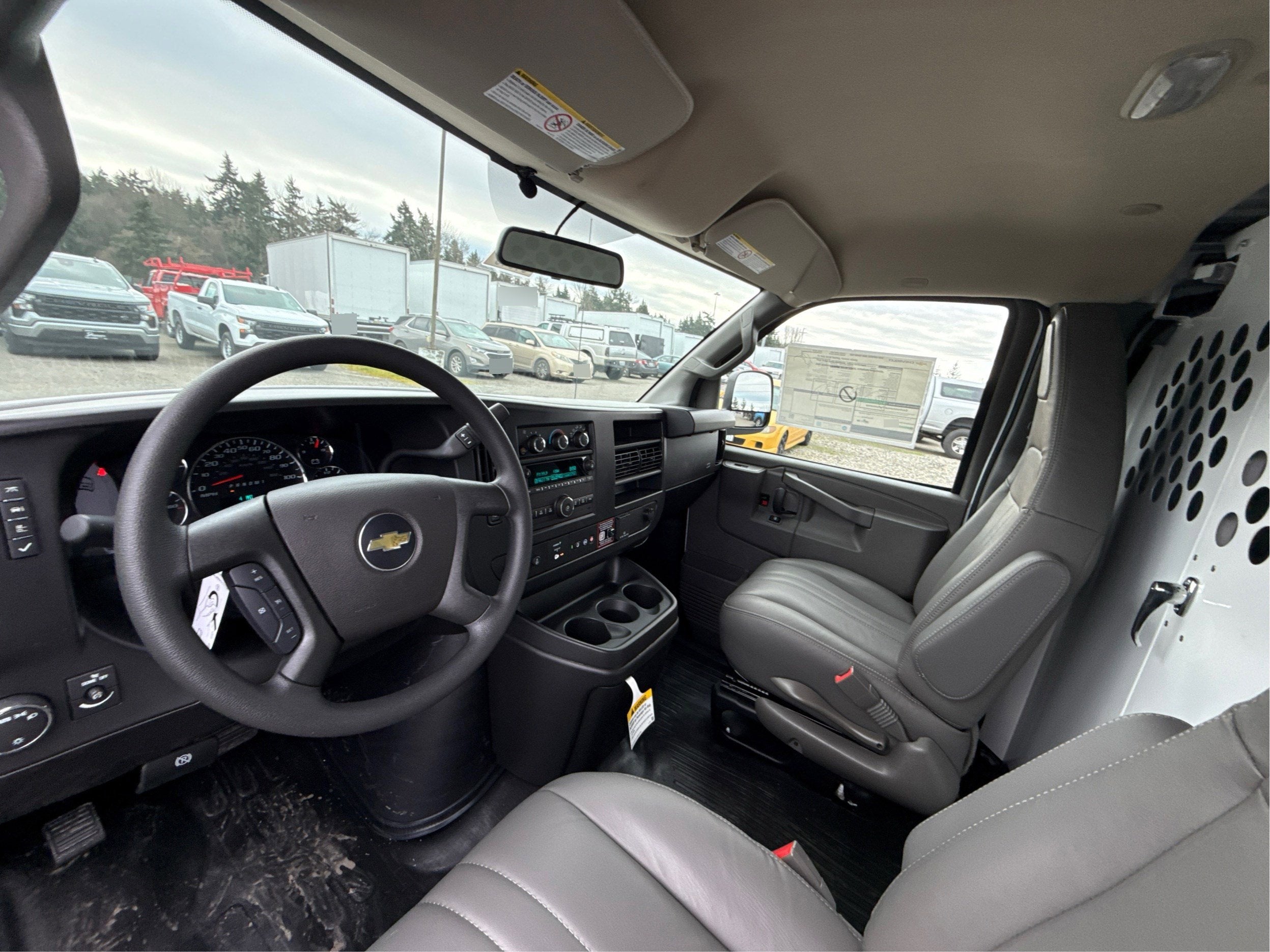 2025 Chevrolet Express Cargo WT