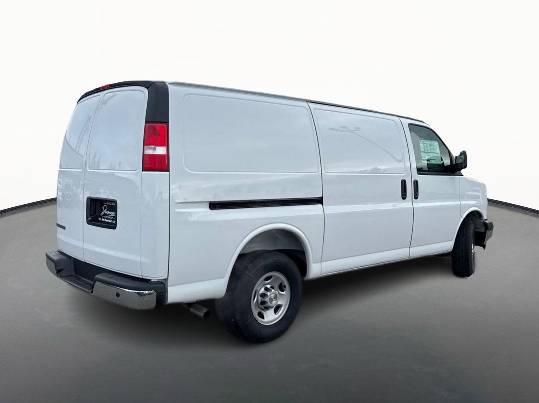 2025 Chevrolet Express Cargo WT