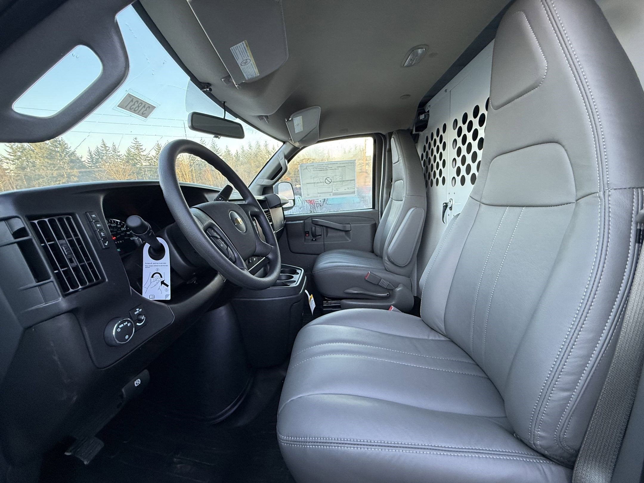 2025 Chevrolet Express Cargo WT