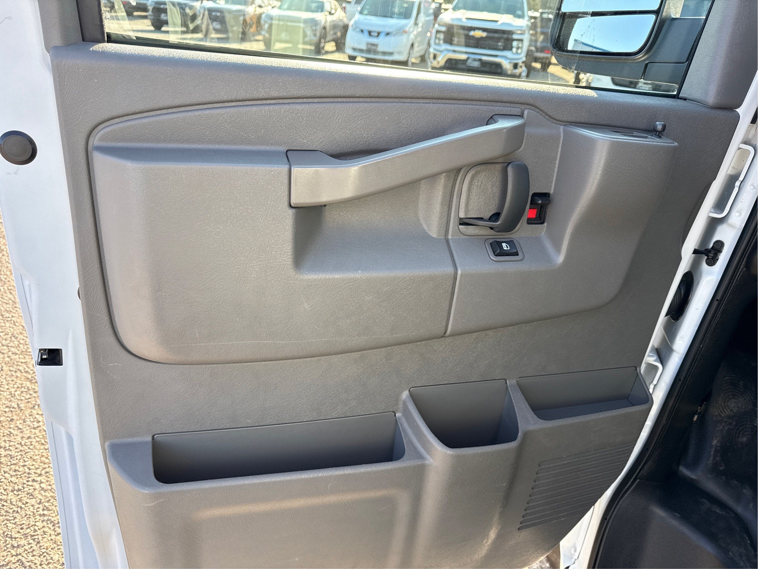 2025 Chevrolet Express Cargo WT