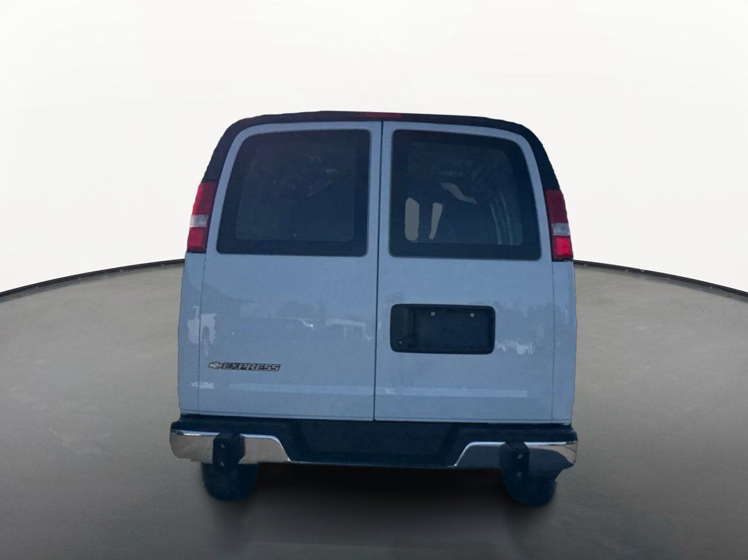 2025 Chevrolet Express Cargo WT